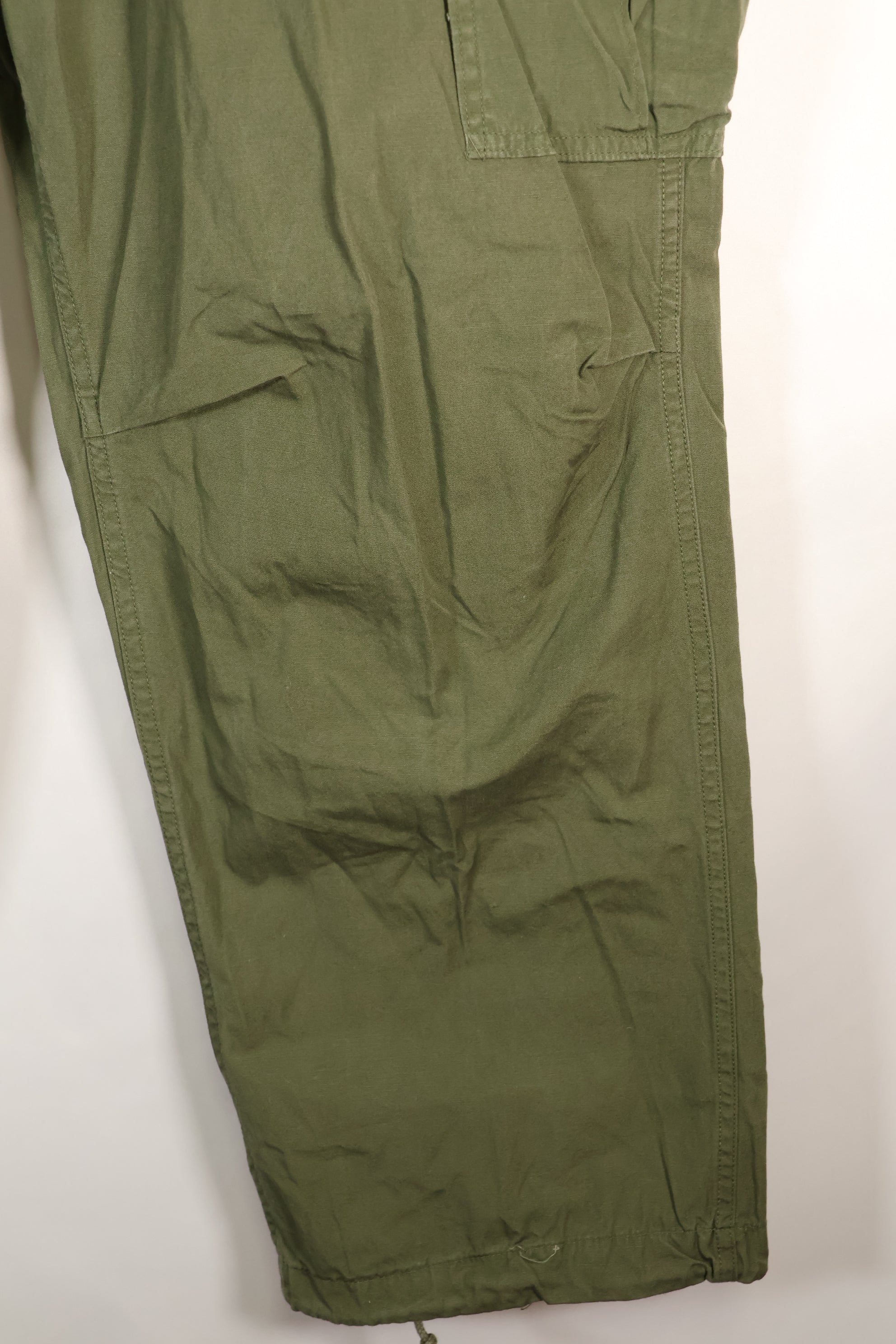 Estimated 1965 contract L-S 2nd Model Jungle Fatigue pants, good condition, used.