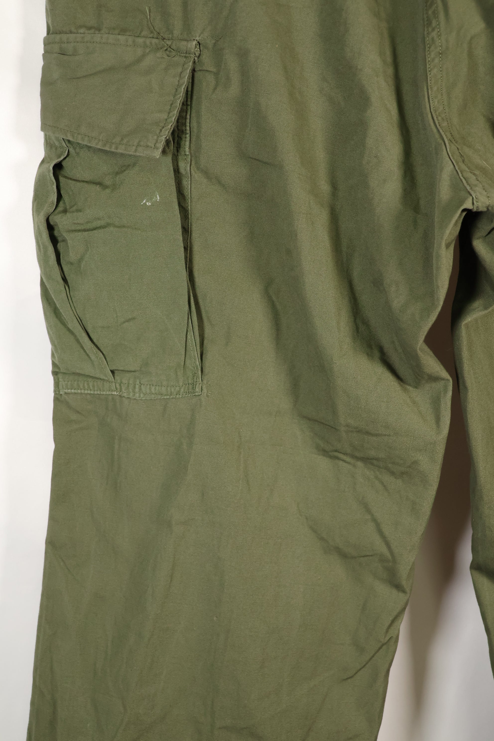 Estimated 1965 contract L-S 2nd Model Jungle Fatigue pants, good condition, used.