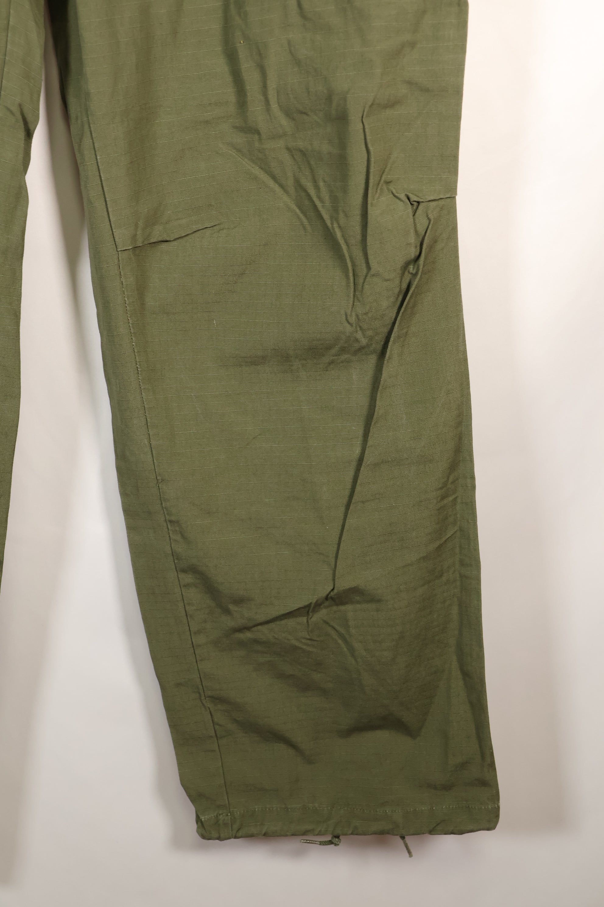 1967 Contract L-L 4th Model Jungle Fatigue Pants in good condition, faded, used.