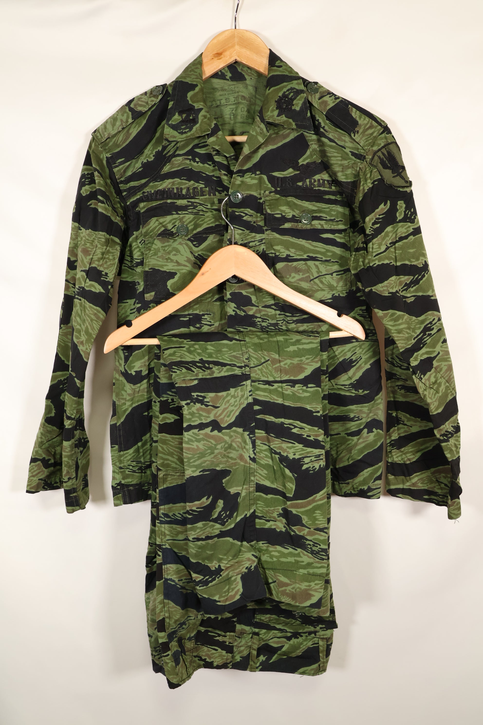 1968 and 1969 73rd surveillance airplane company direct embroidery VNMC 4th pattern tiger stripe set, never used