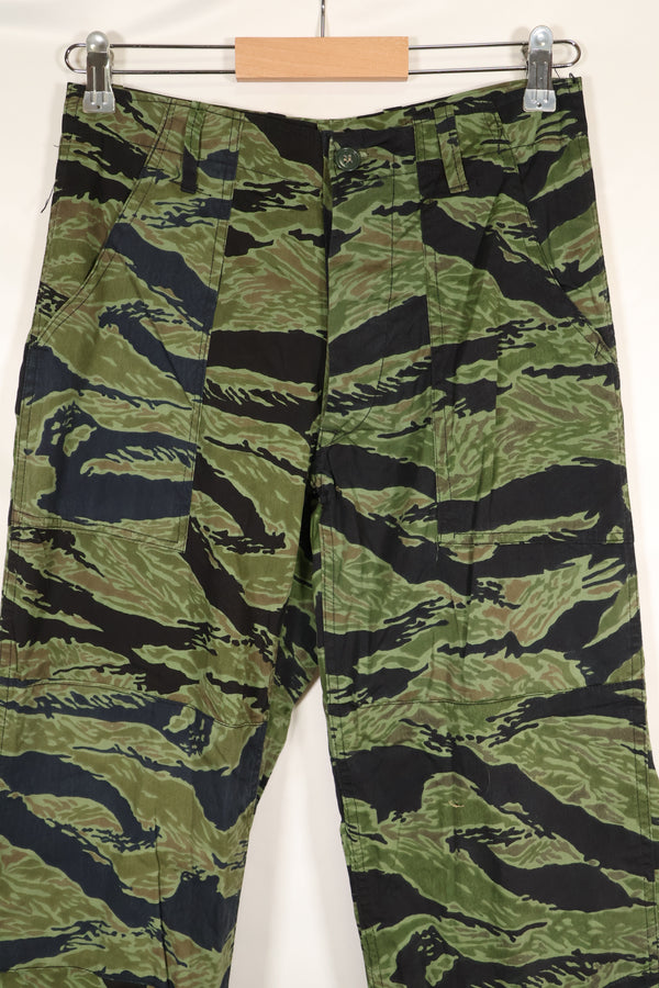 1968 and 1969 73rd surveillance airplane company direct embroidery VNMC 4th pattern tiger stripe set, never used