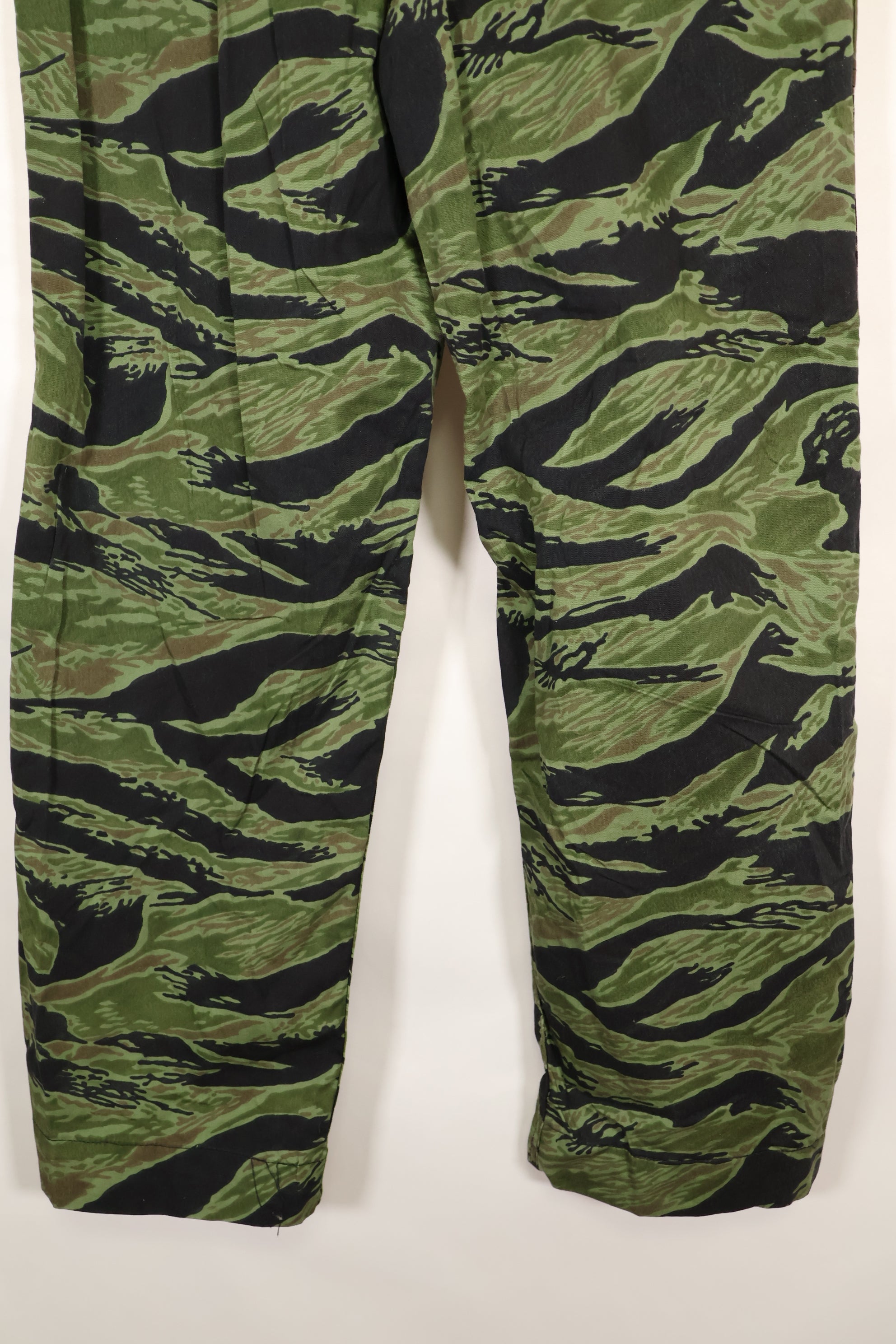 1968 and 1969 73rd surveillance airplane company direct embroidery VNMC 4th pattern tiger stripe set, never used