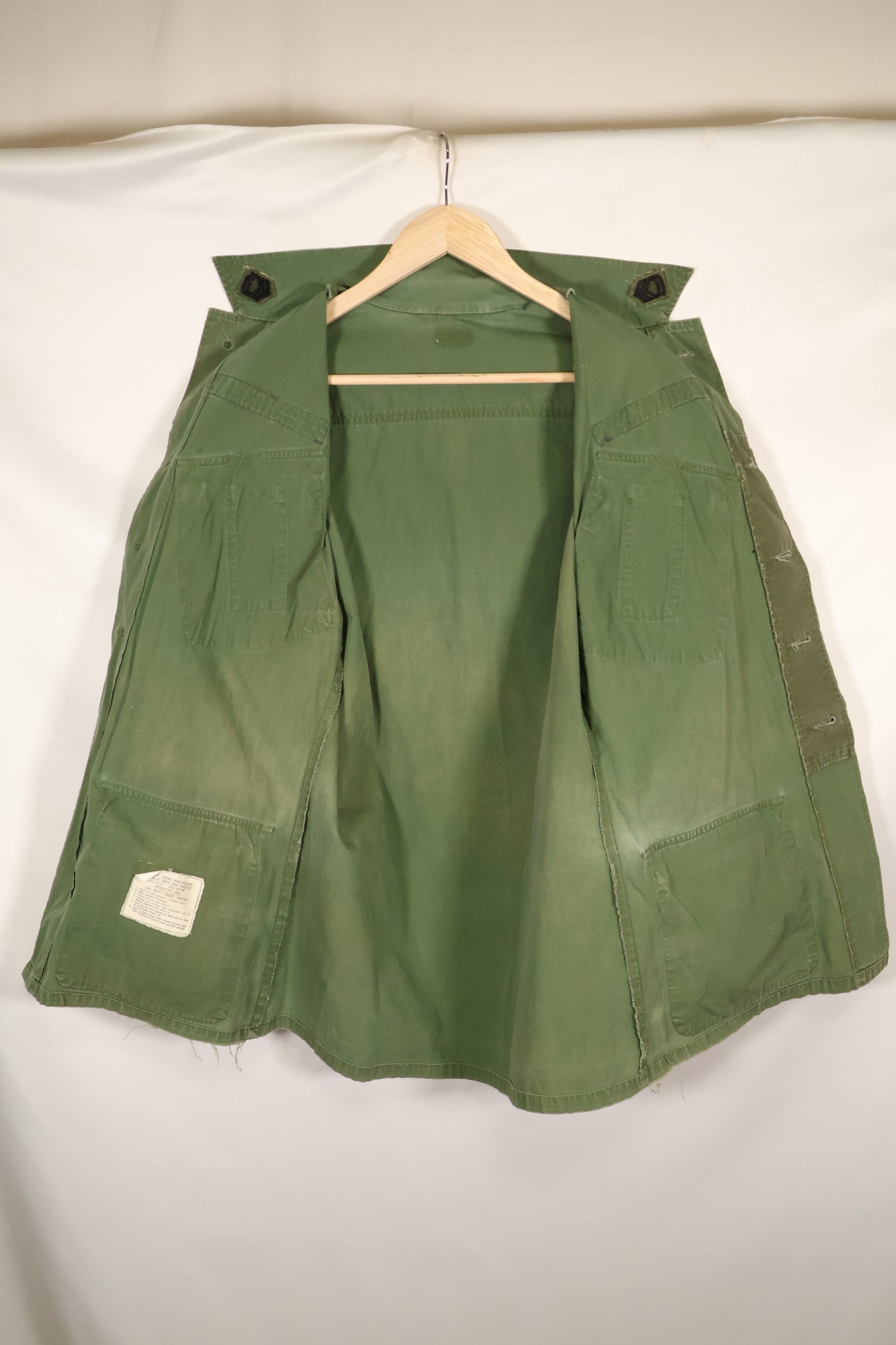 1967 Contract Estimated S-R 3rd Model Jungle Fatigue Jacket 73rd Surveillance Airplane Company  Patch First Attached Used