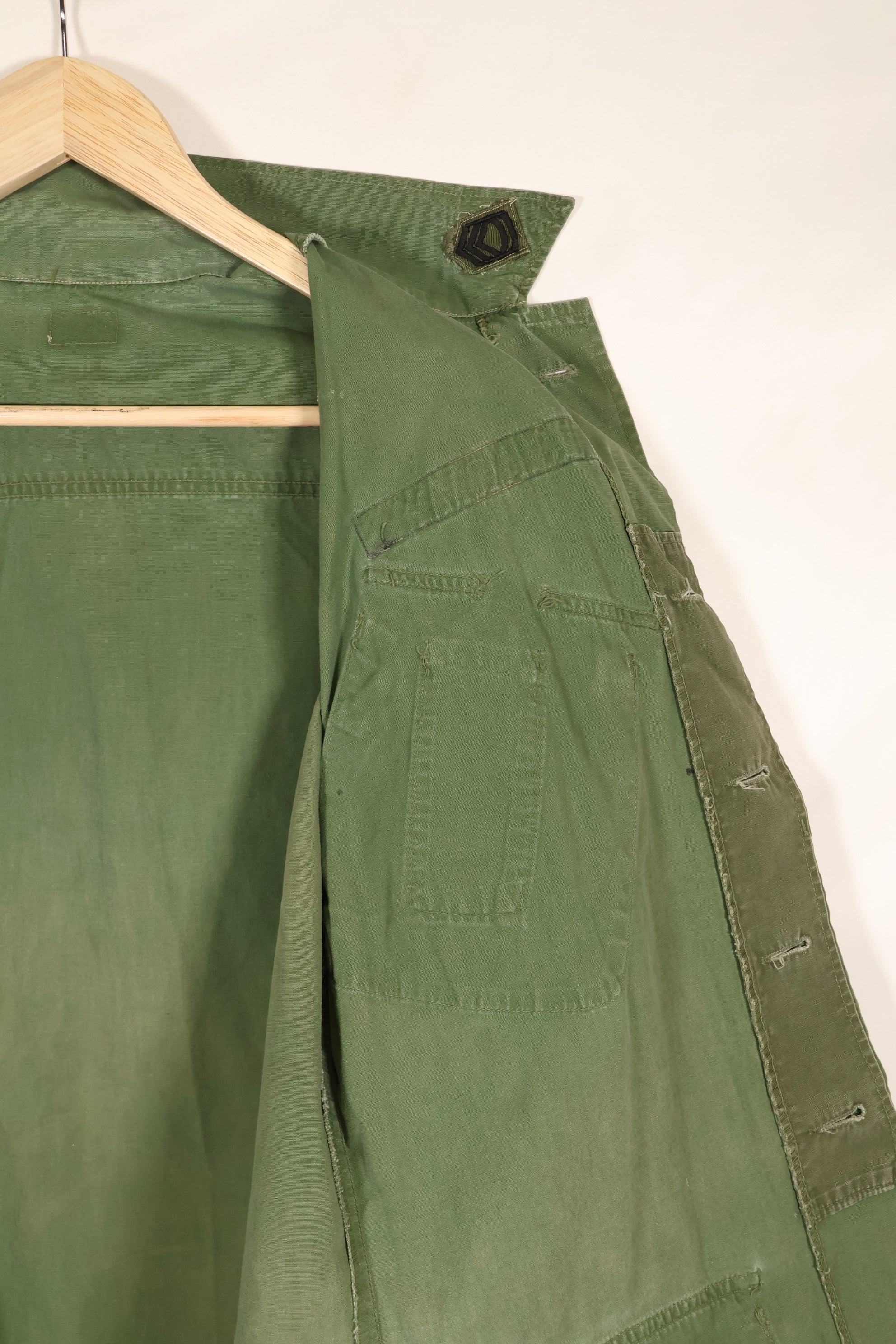 1967 Contract Estimated S-R 3rd Model Jungle Fatigue Jacket 73rd Surveillance Airplane Company  Patch First Attached Used