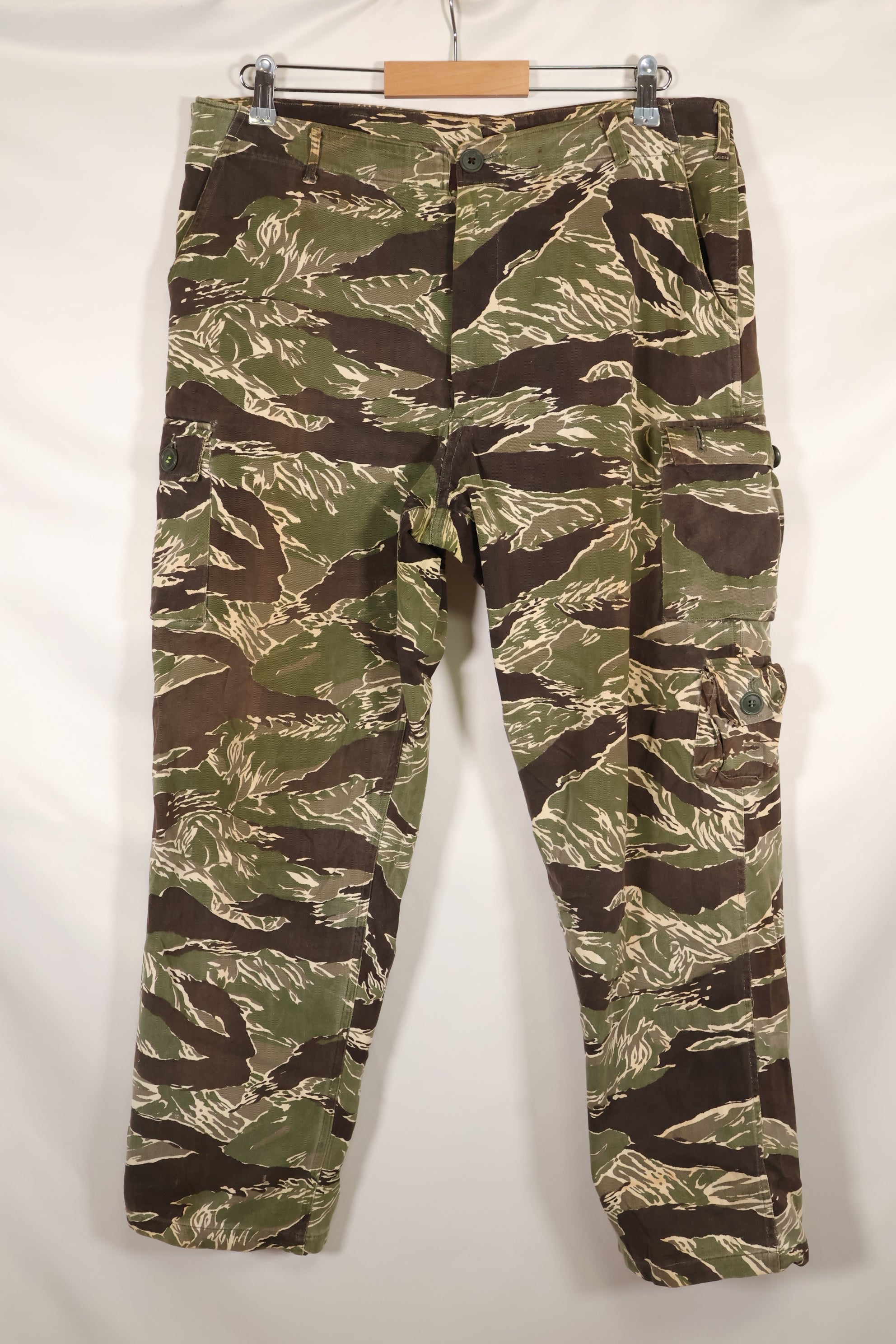 Mid-1960s, estimated US-L to XL Okinawa Tiger Tiger stripe pants, HAMA zipper, used.