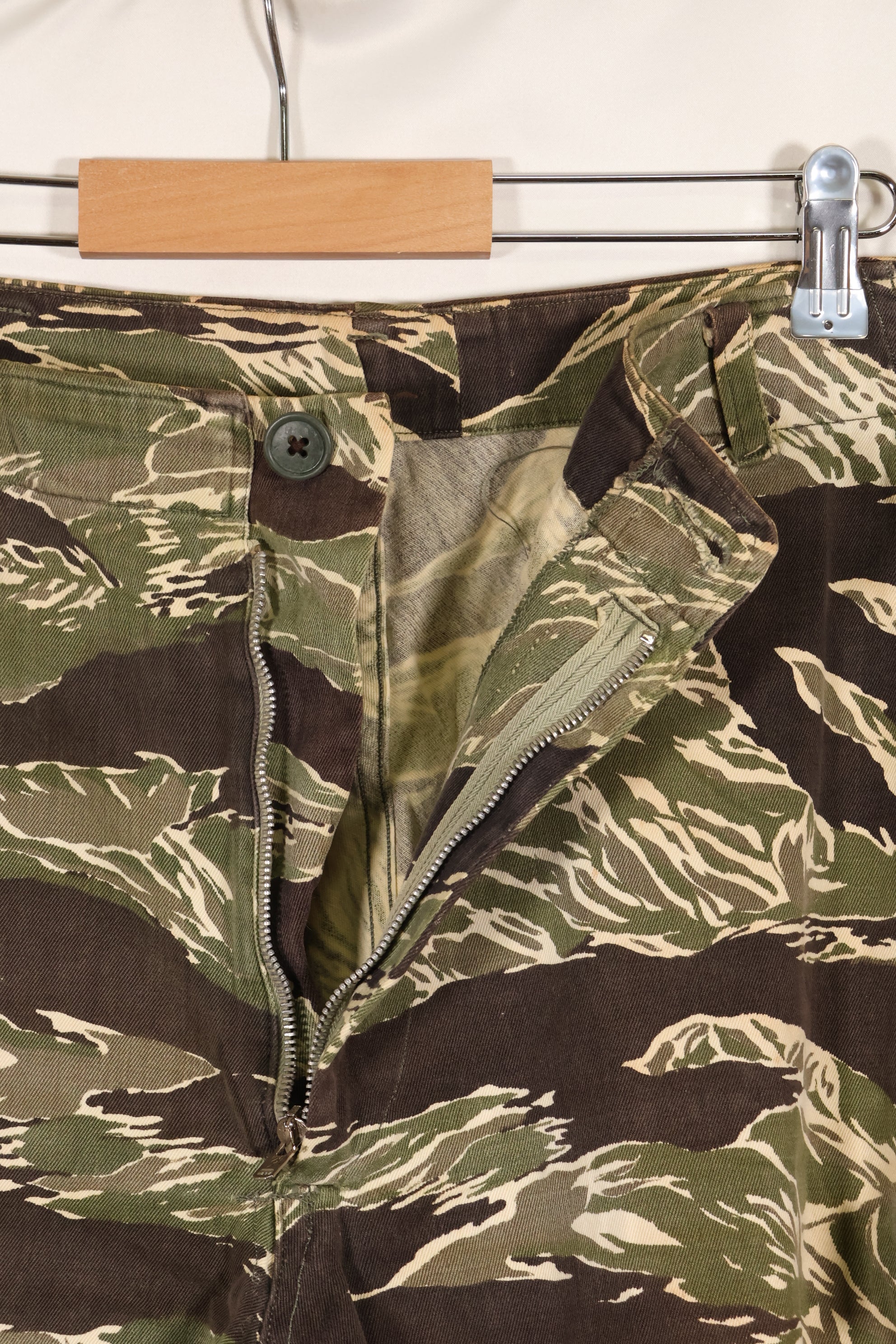 Mid-1960s, estimated US-L to XL Okinawa Tiger Tiger stripe pants, HAMA zipper, used.