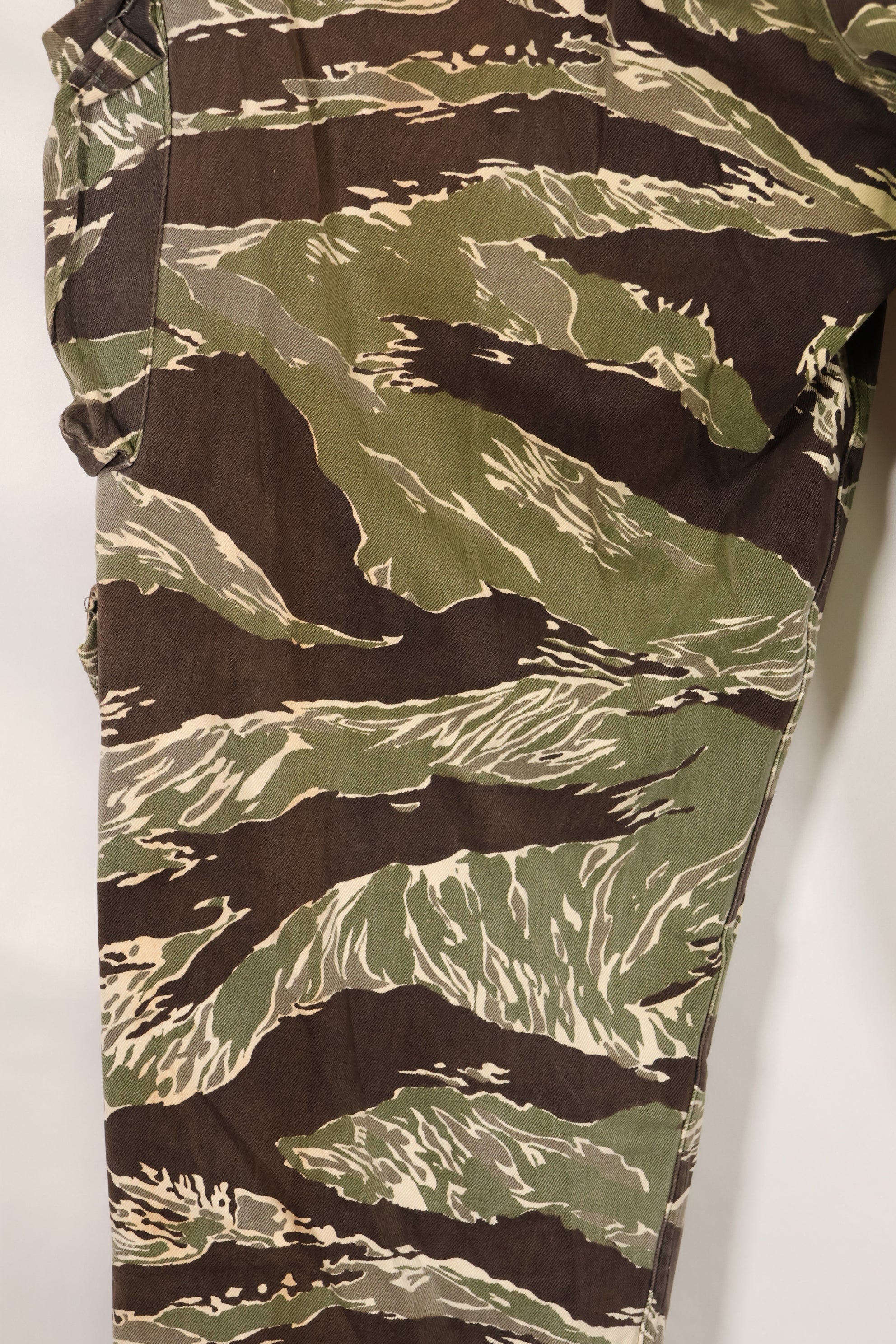 Mid-1960s, estimated US-L to XL Okinawa Tiger Tiger stripe pants, HAMA zipper, used.