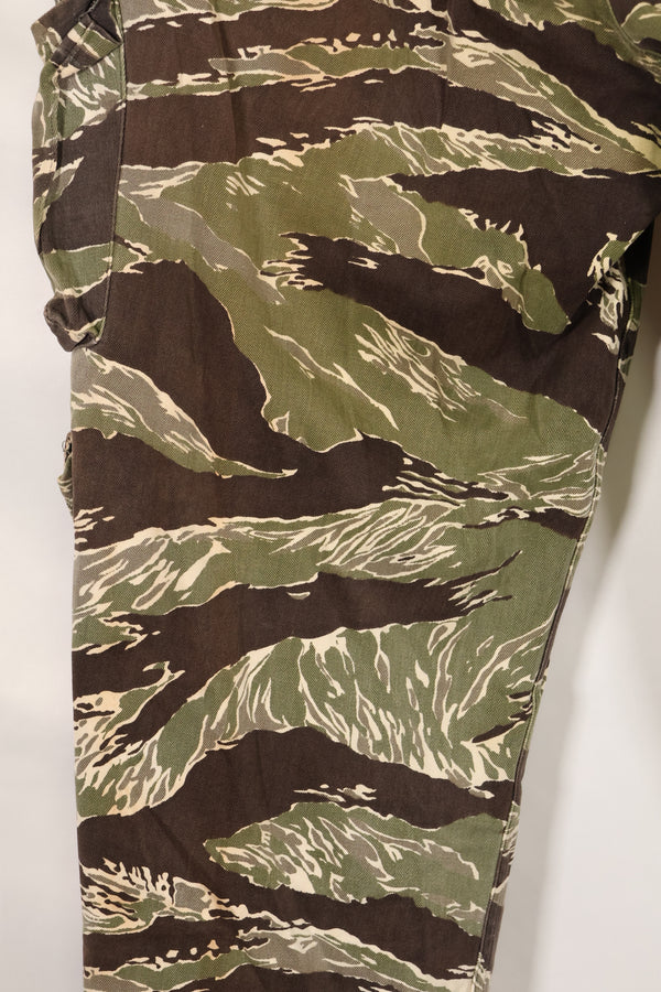 Mid-1960s, estimated US-L to XL Okinawa Tiger Tiger stripe pants, HAMA zipper, used.