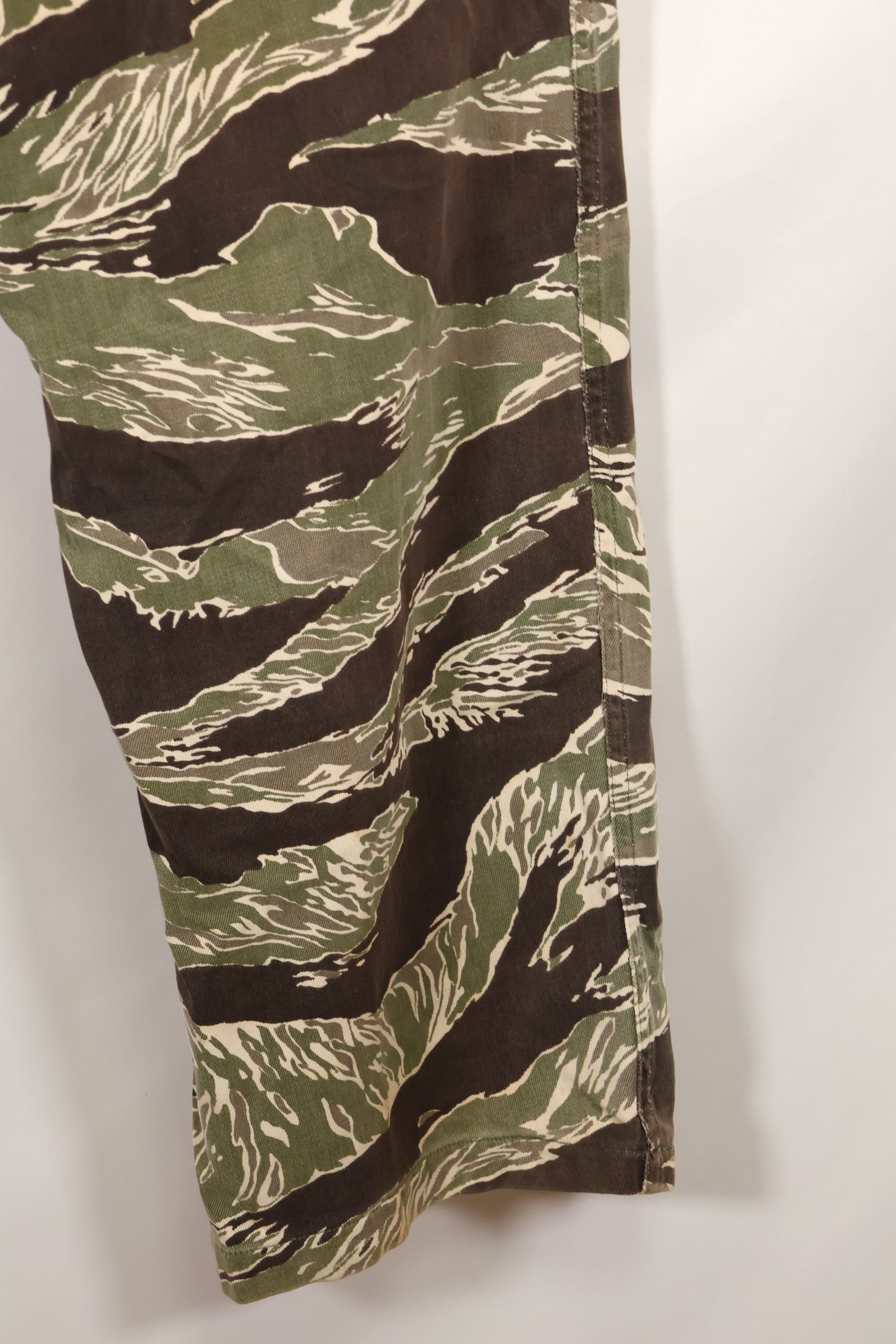 Mid-1960s, estimated US-L to XL Okinawa Tiger Tiger stripe pants, HAMA zipper, used.