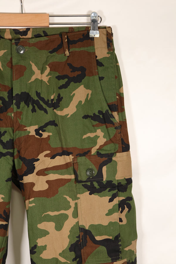 1980's Okinawa souvenir ERDL camouflage Woodland camouflage locally made pants, unused.