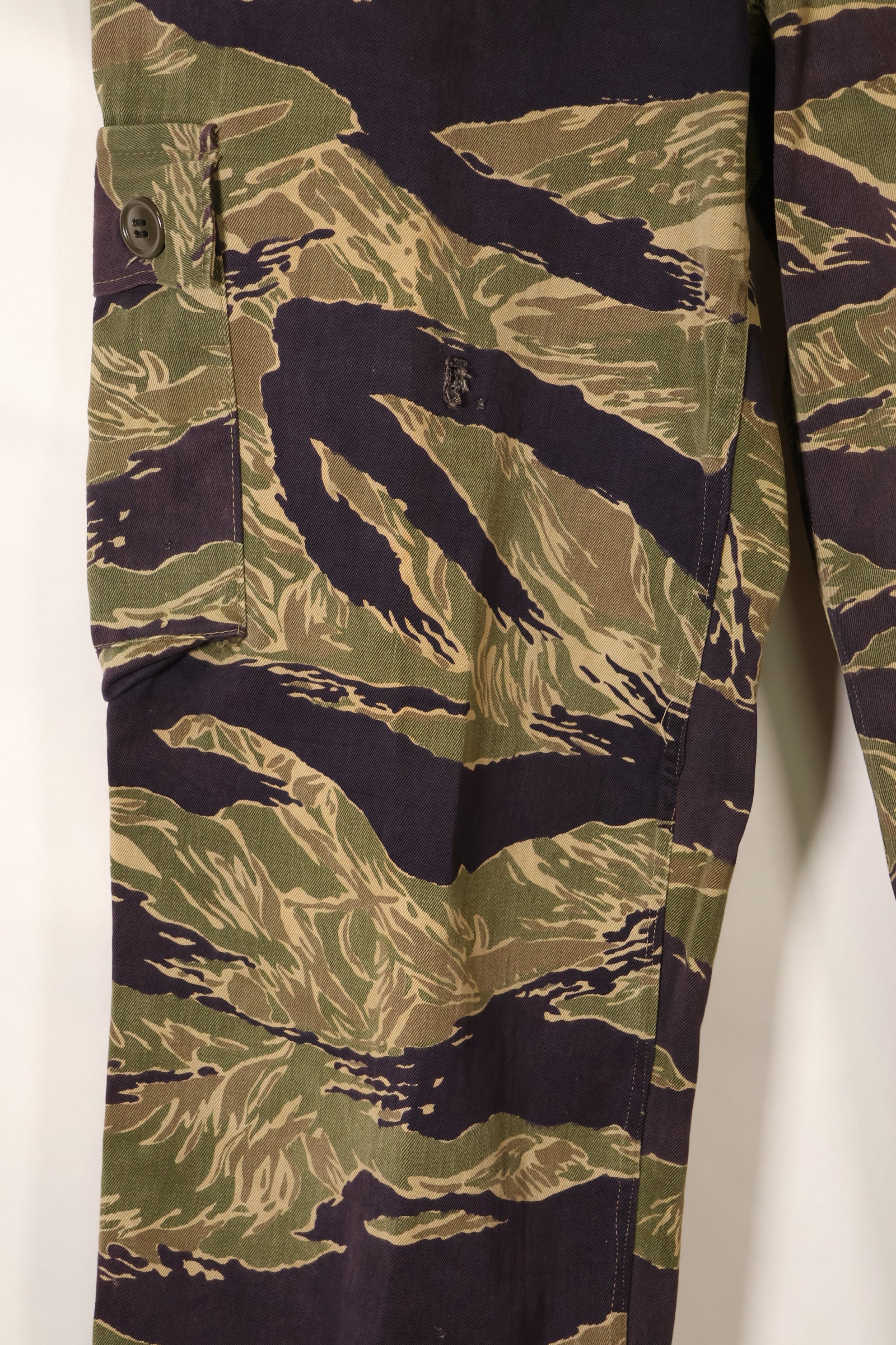 Mid-1960s Okinawa Tiger US-cut tiger-striped pants, minimal fading, used