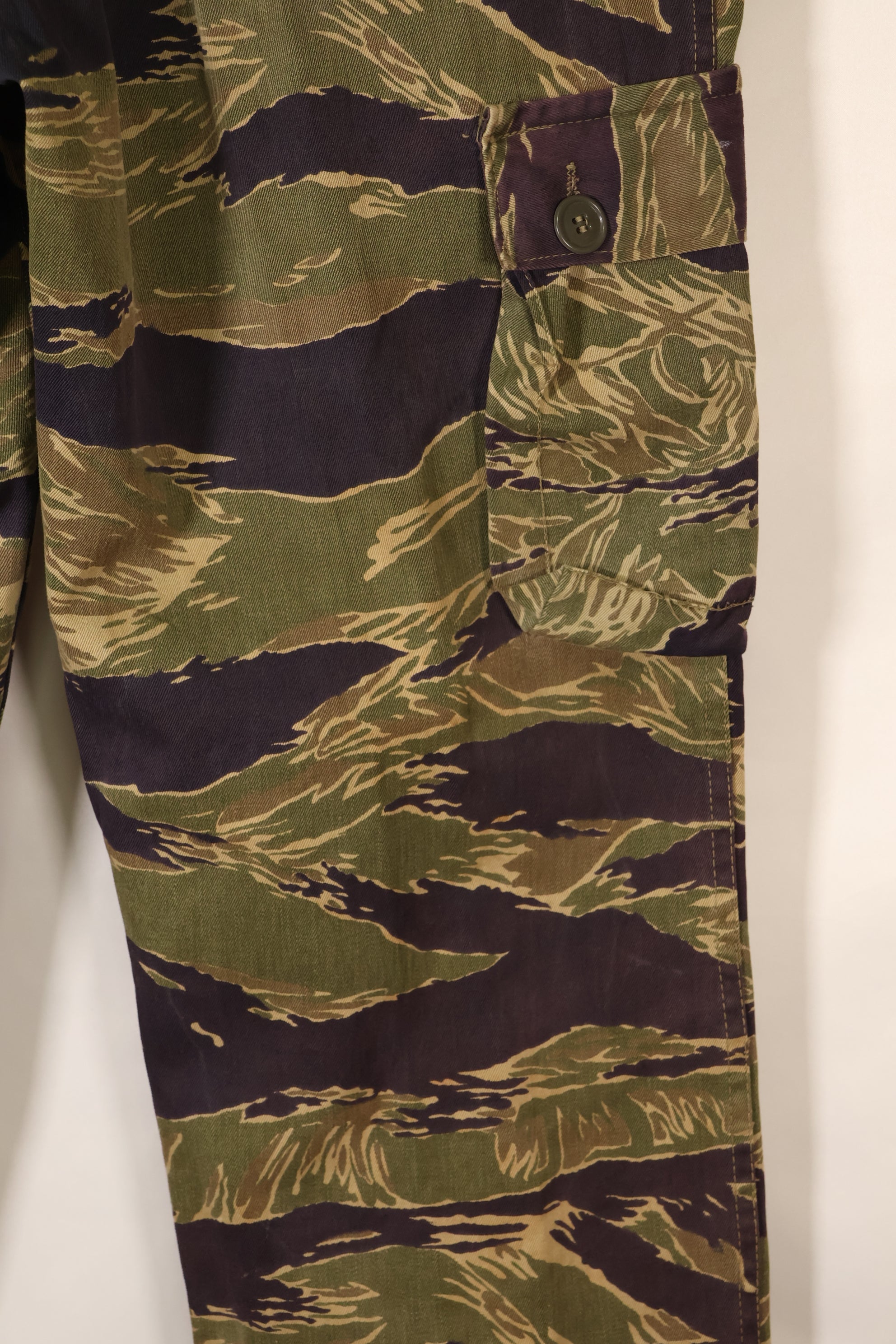 Mid-1960s Okinawa Tiger US-cut tiger-striped pants, minimal fading, used