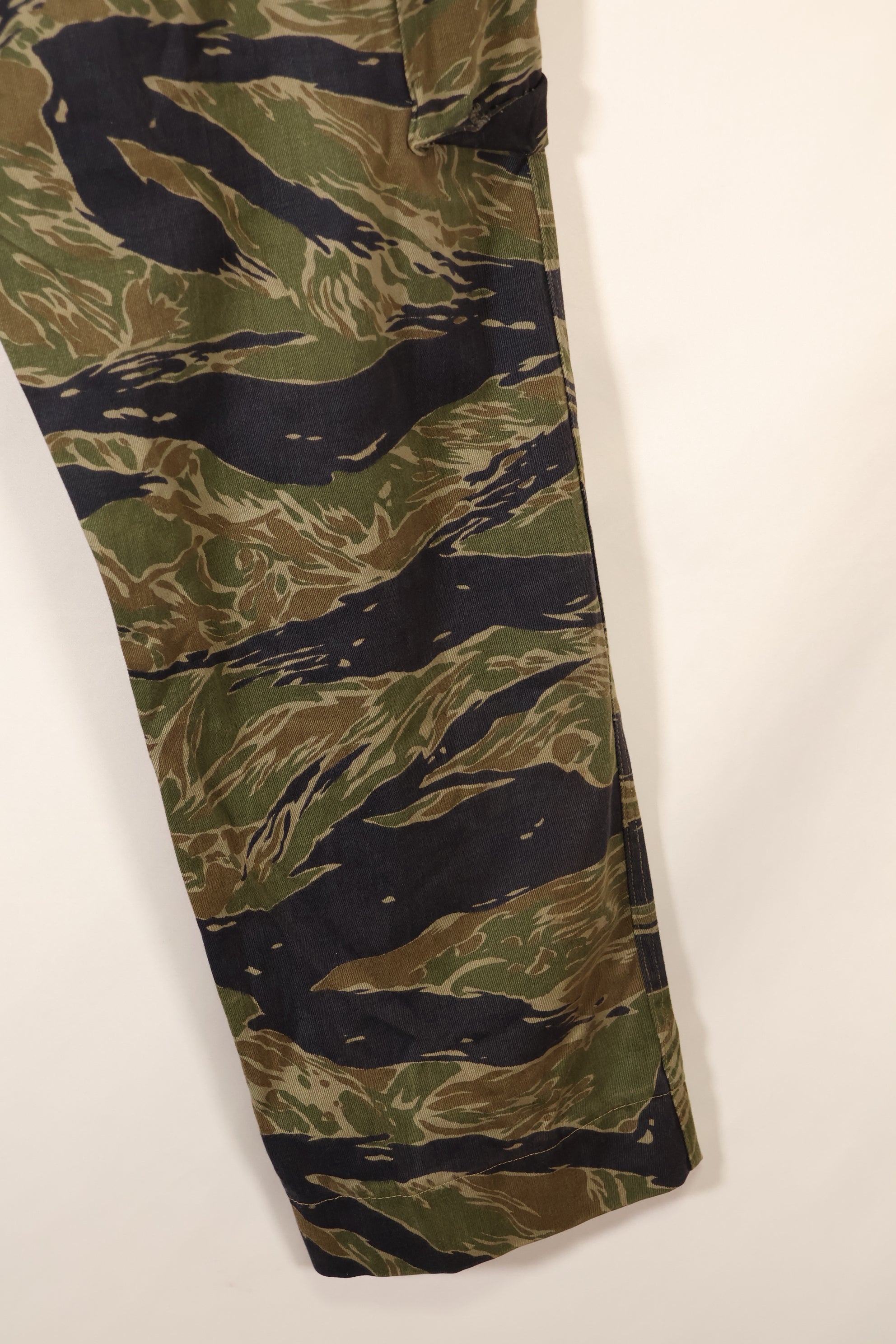 1960年代中頃　A-L　シルバータイガーパターン　Asian カット　パンツ　補修あり　中古品