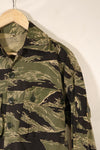 Mid-1960s US-L Okinawa Tiger Pattern Tiger Stripe US-Cut Shirt, Used