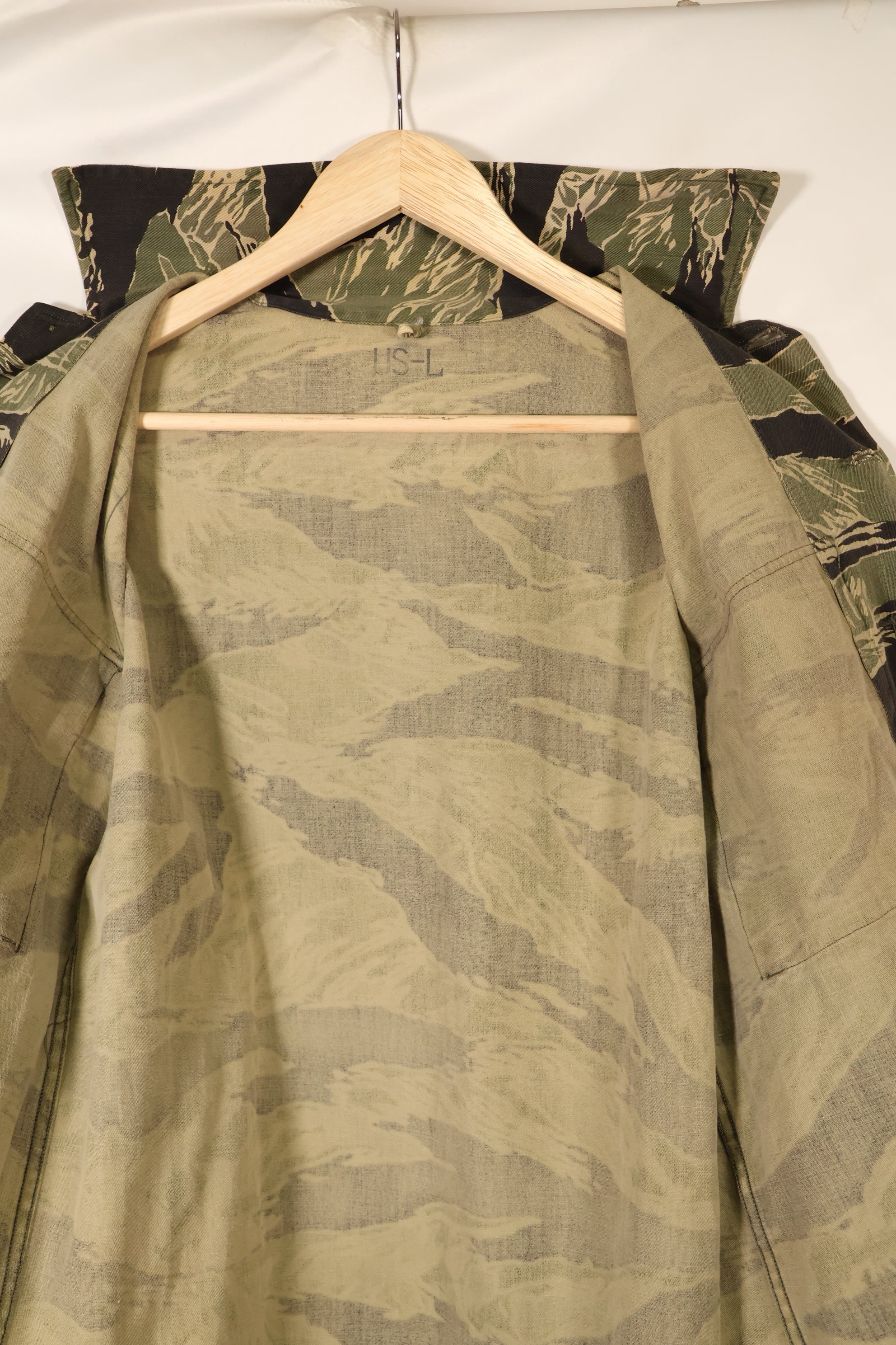 Mid-1960s US-L Okinawa Tiger Pattern Tiger Stripe US-Cut Shirt, Used