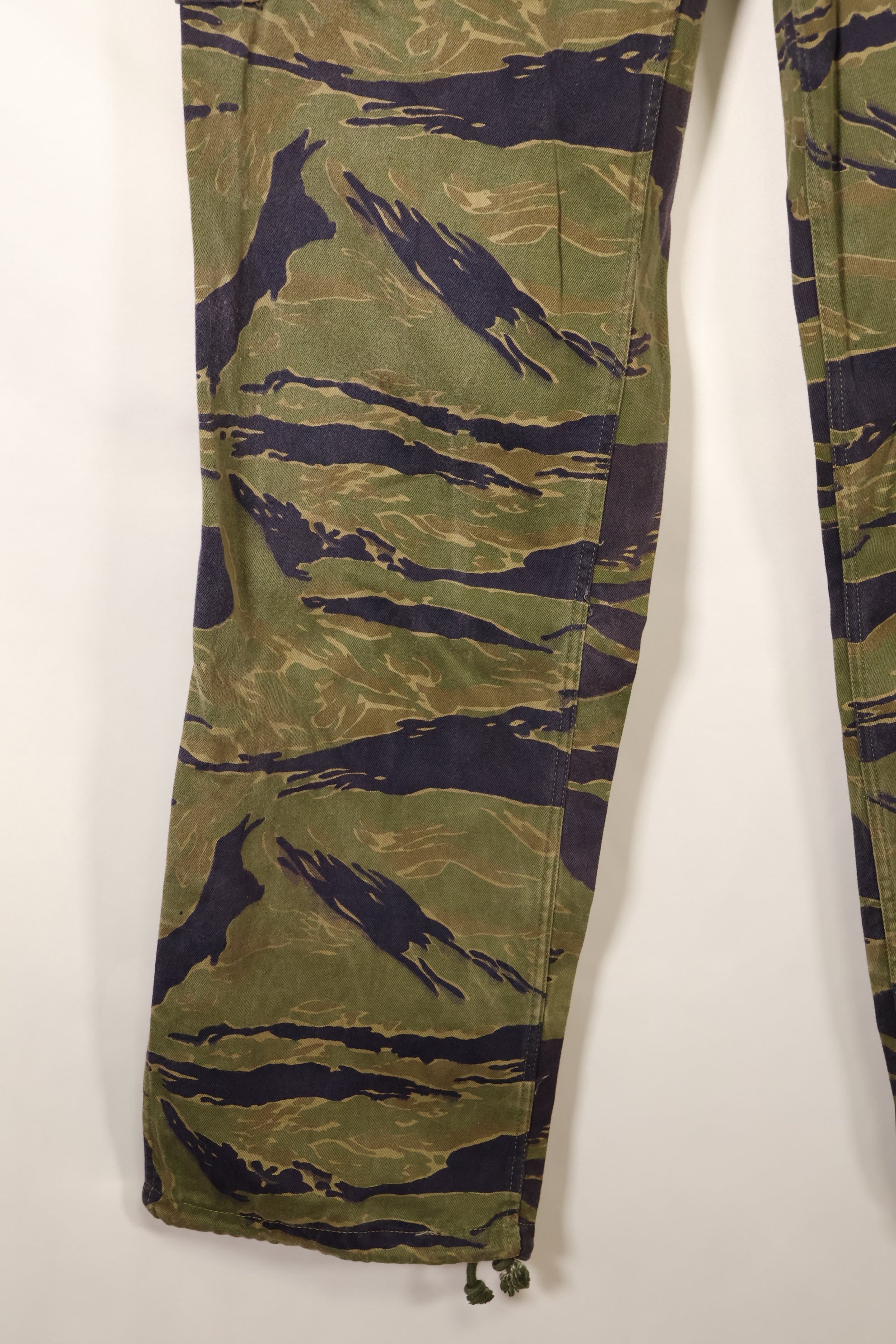 Late 1960s: Tiger Stripe, Gold Tiger Variation Pattern, Sizes A–M, Pants, Secondhand