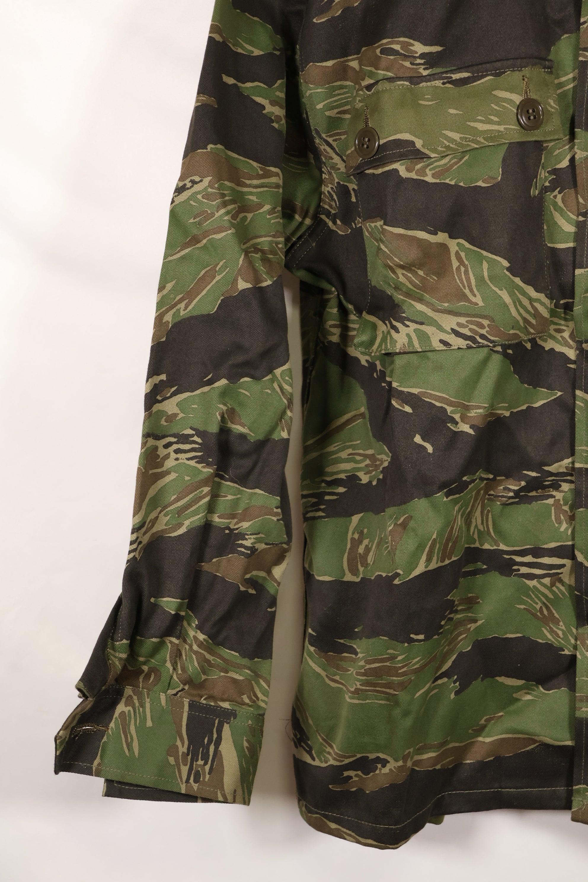 1970s DAJB09 with contract tag Made in Japan Tiger stripe top and bottom set, never used