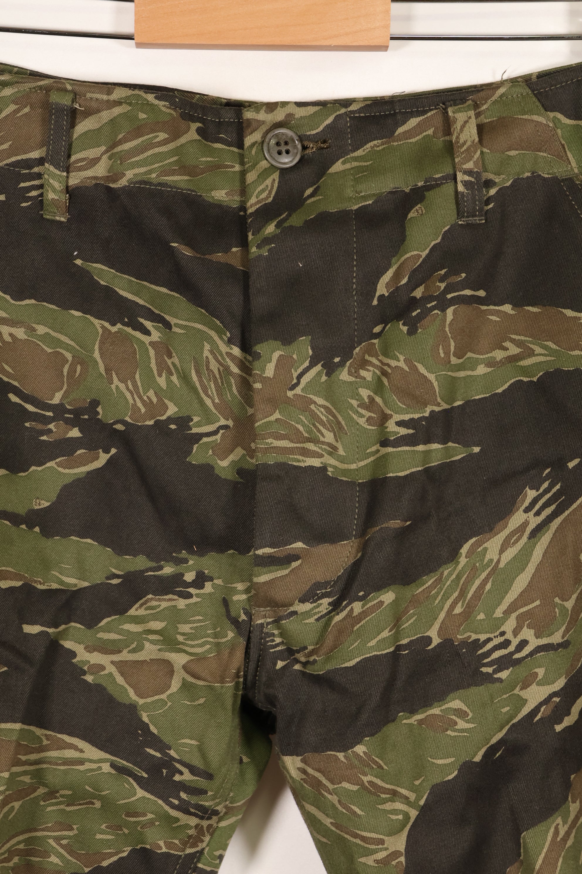 1970s DAJB09 with contract tag Made in Japan Tiger stripe top and bottom set, never used