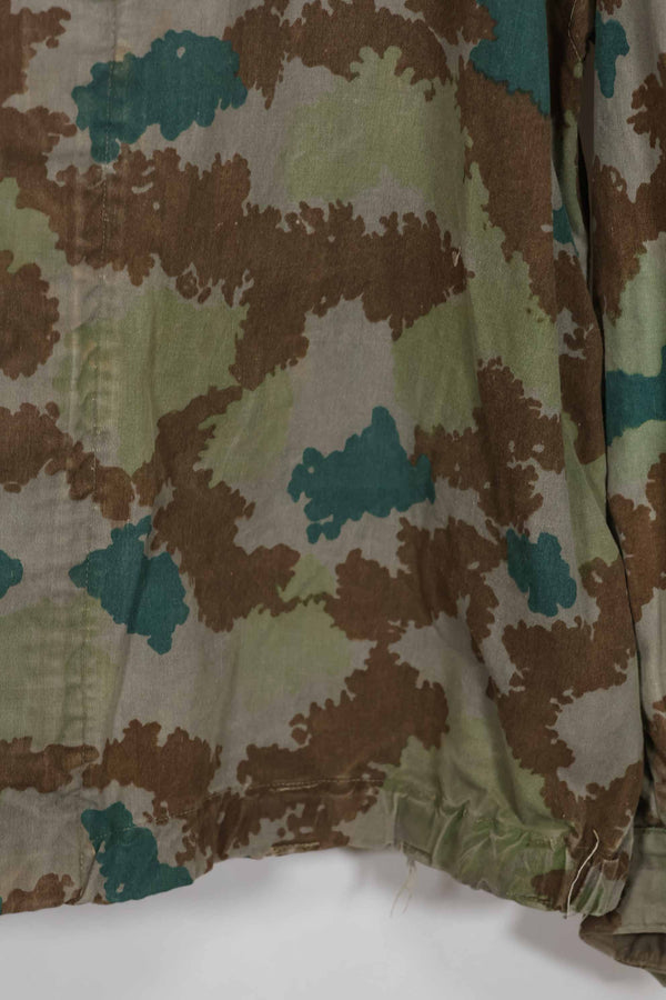 1960 East German Army NVA M58 Flächentarn sniper smock in blumentern camouflage, used.