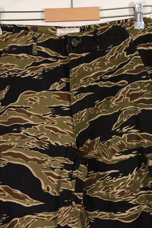 Mid-1960s early gold tiger stripe pants, size S-R, US cut, good condition.