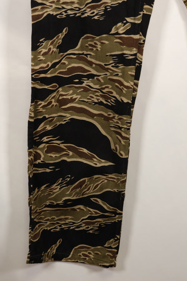 Mid-1960s early gold tiger stripe pants, size S-R, US cut, good condition.