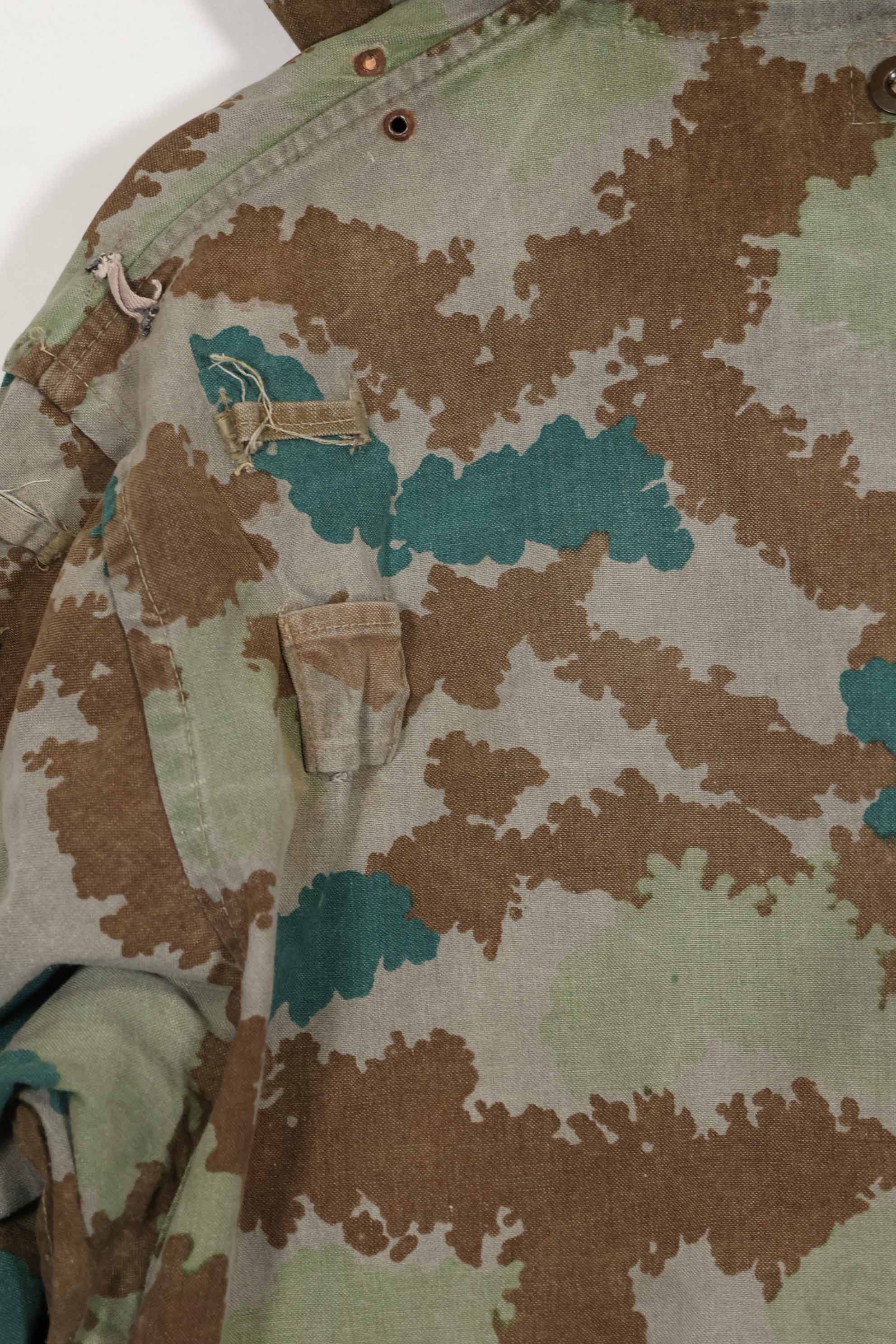 1960 East German Army NVA M58 Flächentarn sniper smock in blumentern camouflage, used.