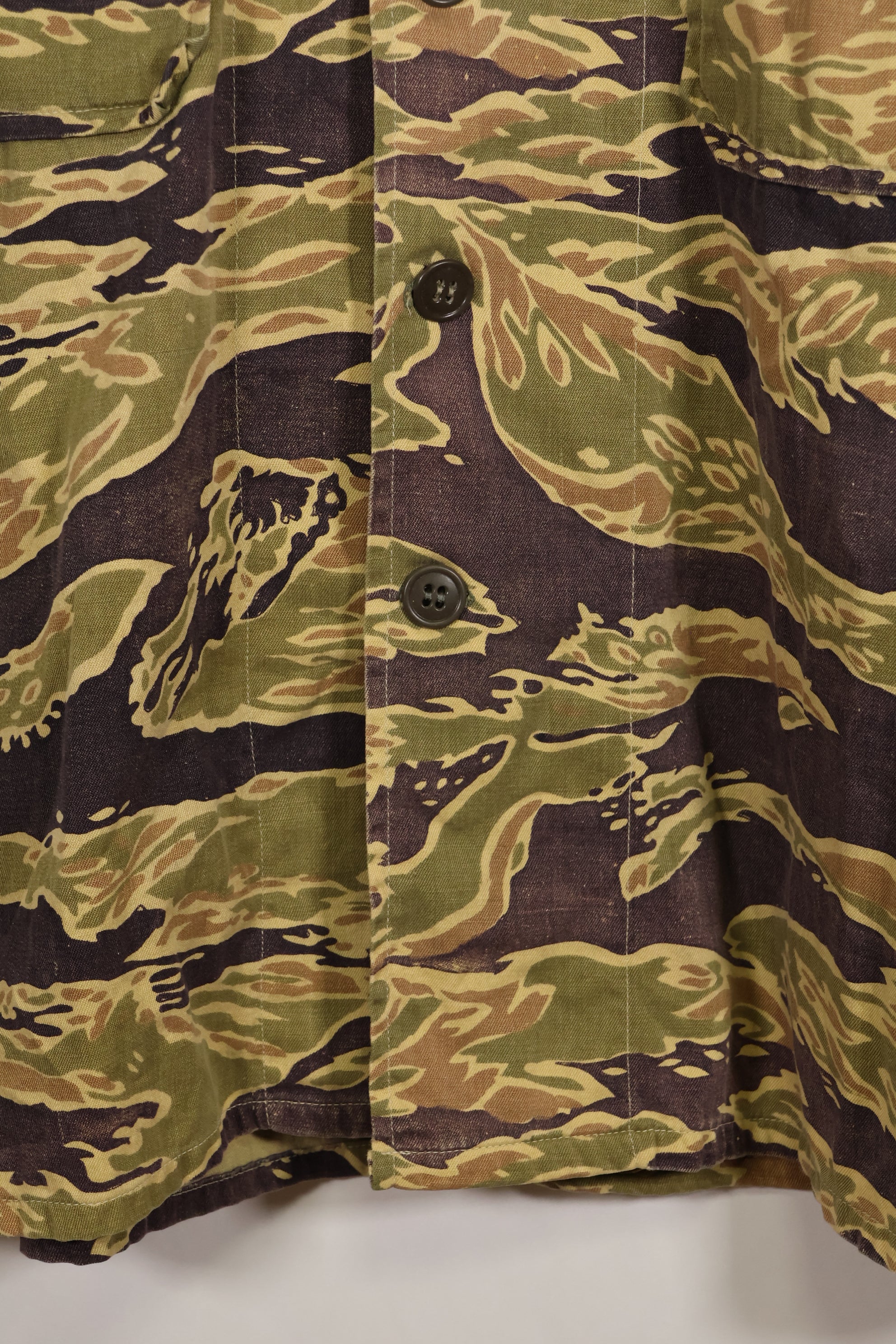 Real Late War Pattern US Size Tiger Stripe Shirt with Pocket Modification Used