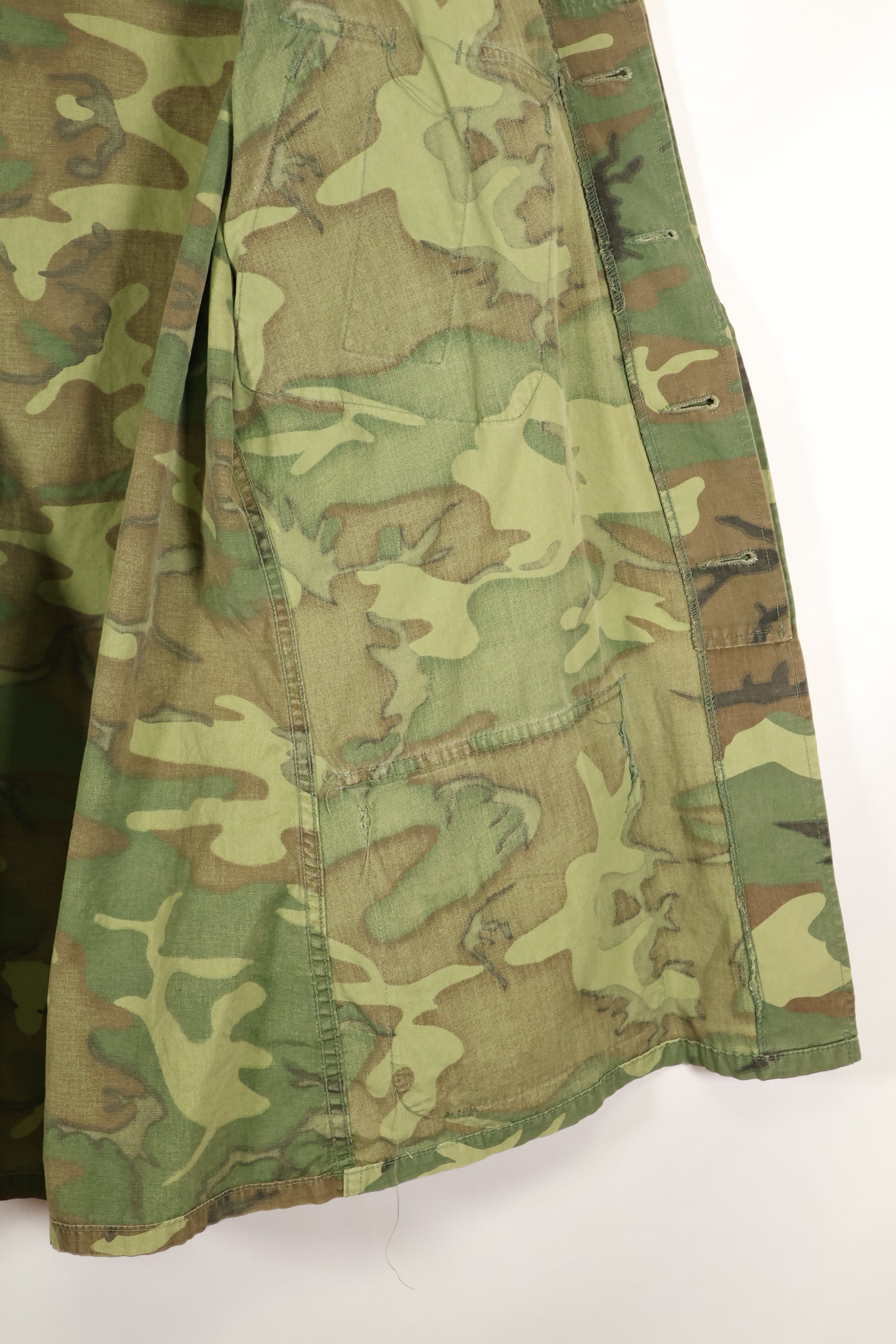 Circa 1966–67 | Estimated S-R | ERDL | Non-ripstop | Early print | Jungle fatigue jacket | Used
