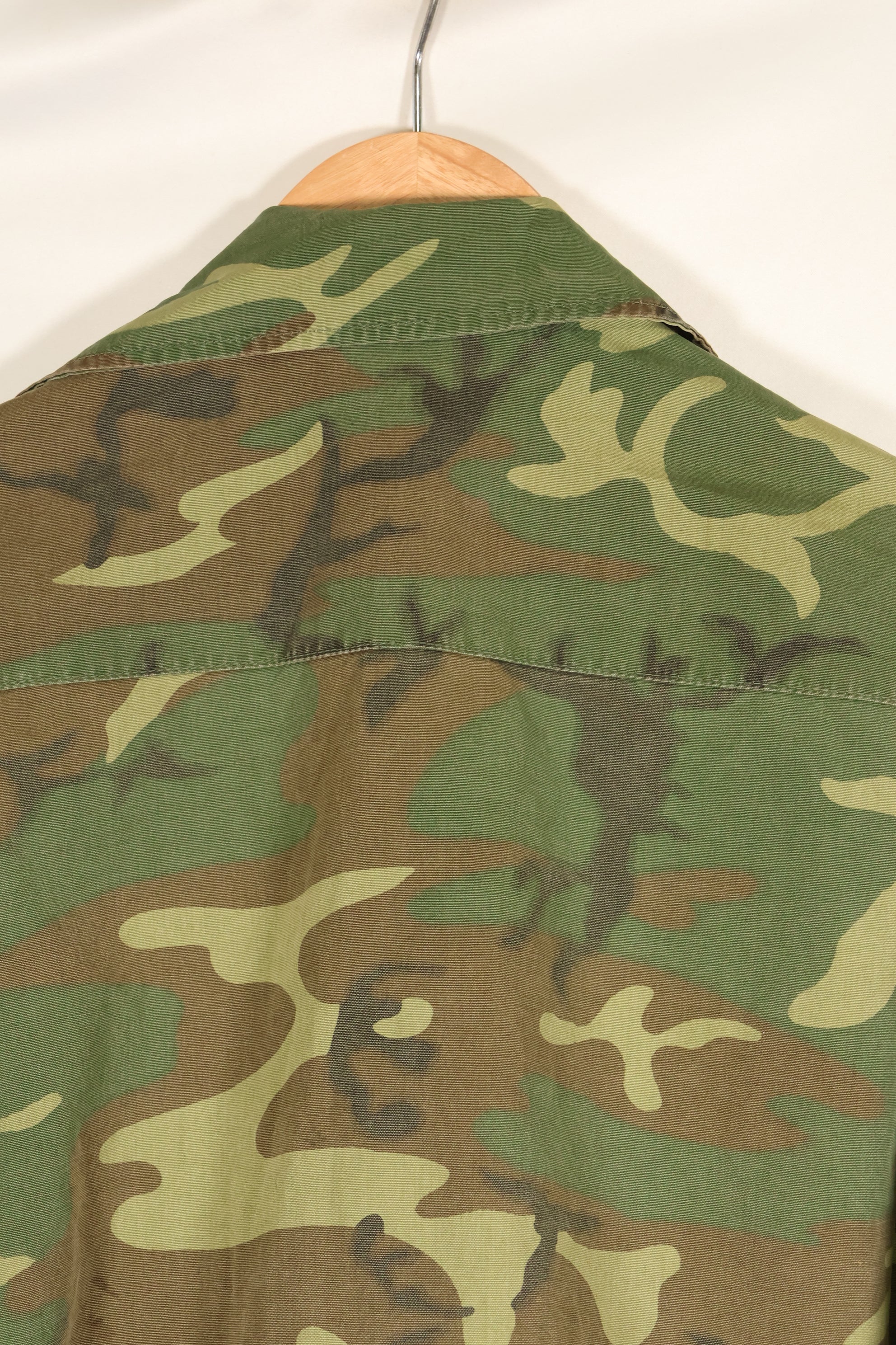Circa 1966–67 | Estimated S-R | ERDL | Non-ripstop | Early print | Jungle fatigue jacket | Used