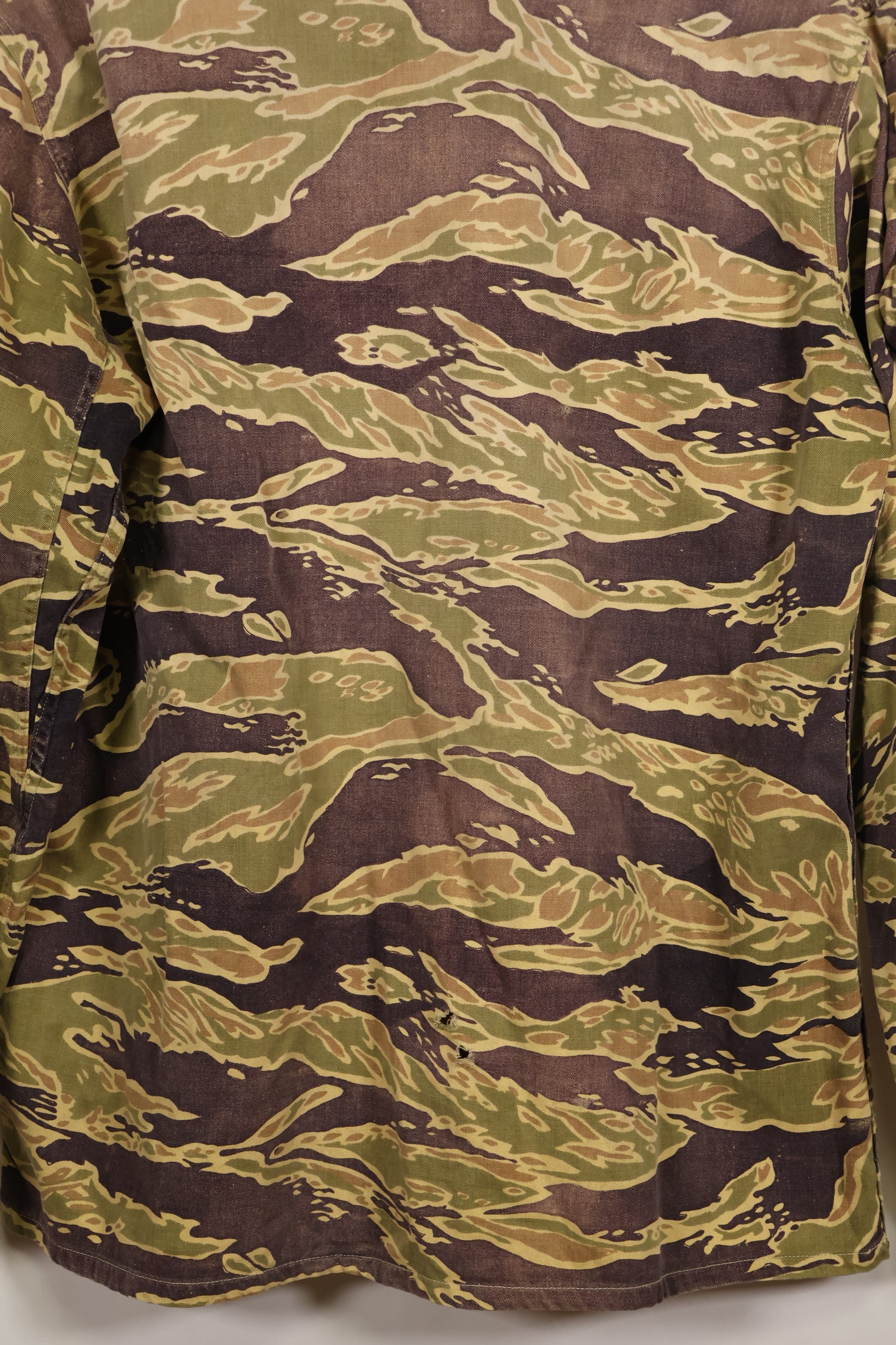 Real Late War Pattern US Size Tiger Stripe Shirt with Pocket Modification Used