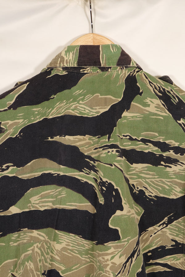 Early 1960s twill fabric, rare VNMC 1st Model tiger stripe shirt, used by Taylor.