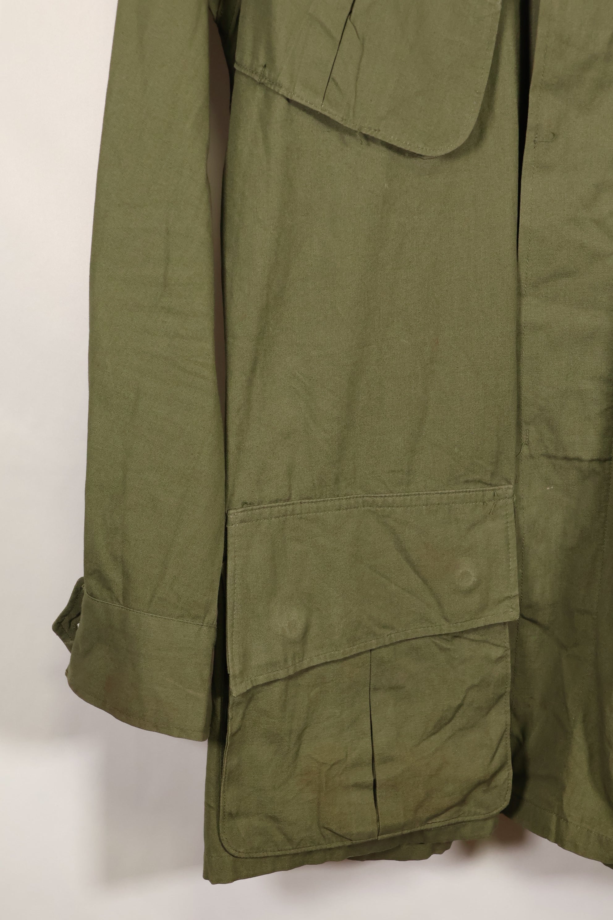 Circa 1965  S-L  2nd Model Jungle Fatigue Jacket  Stains and scuffs  Used