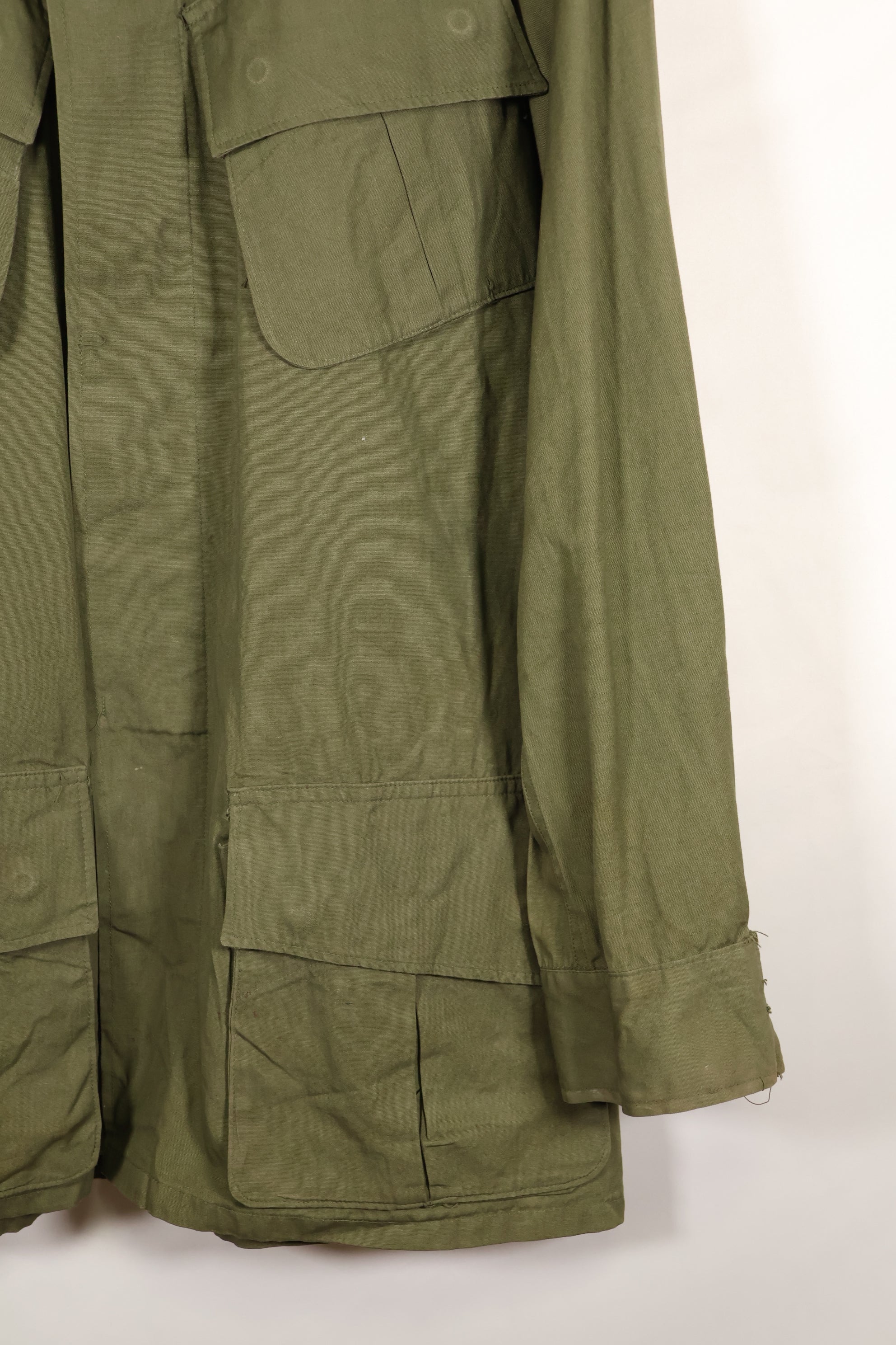 Circa 1965  S-L  2nd Model Jungle Fatigue Jacket  Stains and scuffs  Used
