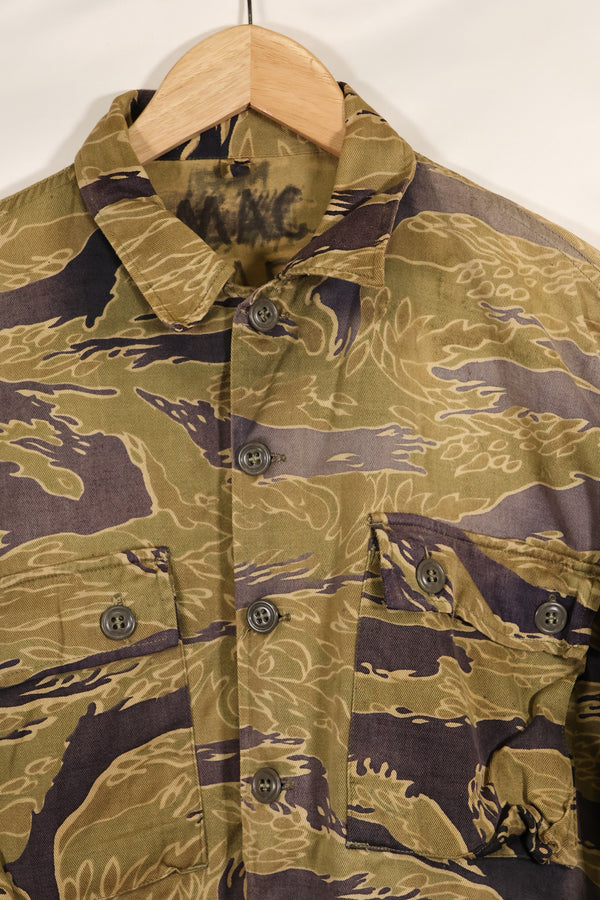 Late 1960s Gold Tiger Stripe Shirt US Cut US-M Faded Used