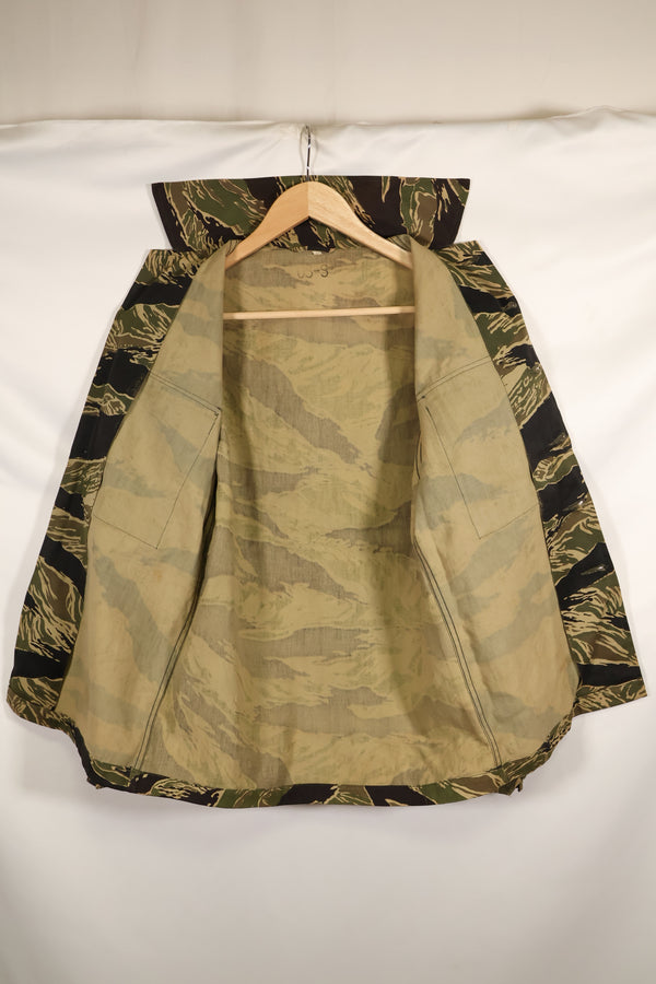 Actual deadstock Okinawa Tiger Tiger Stripe US Cut Shirt US-S Japanese mainland sewing, stained.