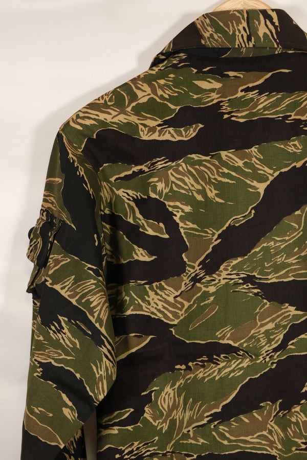 Actual deadstock Okinawa Tiger Tiger Stripe US Cut Shirt US-S Japanese mainland sewing, stained.