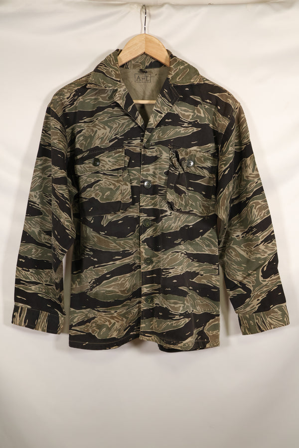 Real Silver Tiger Stripe Asian Cut A-L size shirt Used in good condition