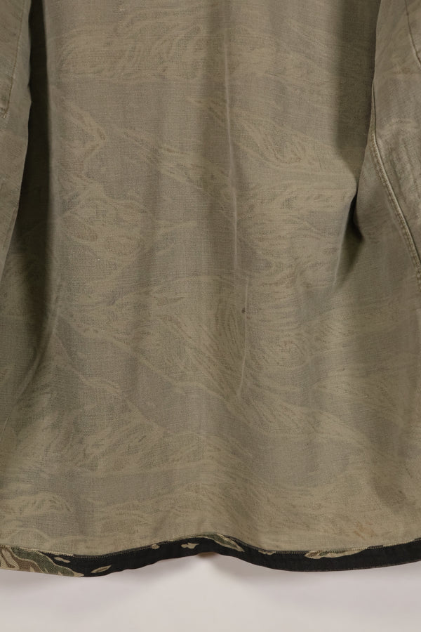 Real Silver Tiger Stripe Asian Cut A-L size shirt Used in good condition