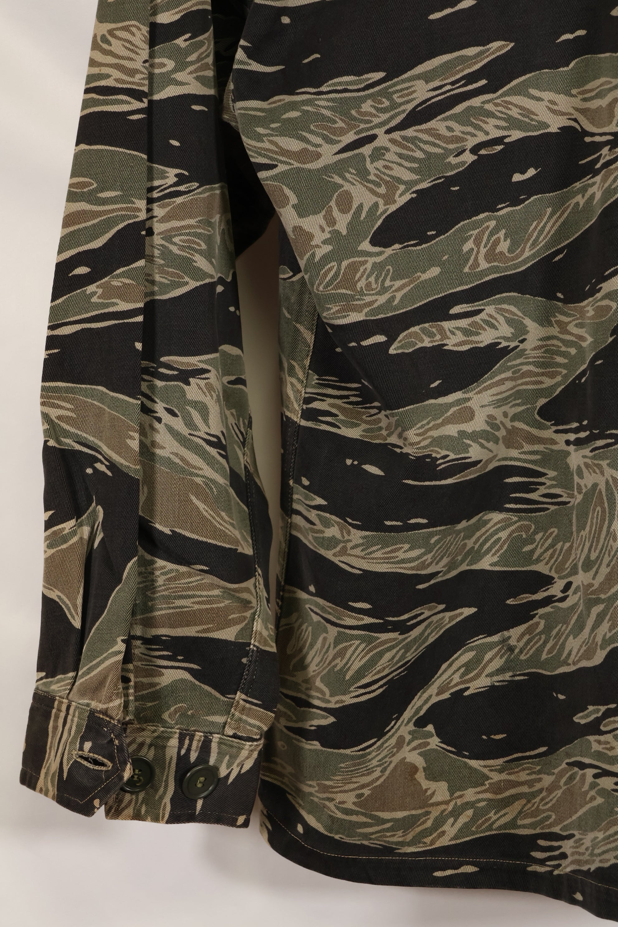 Real Silver Tiger Stripe Asian Cut A-L size shirt Used in good condition