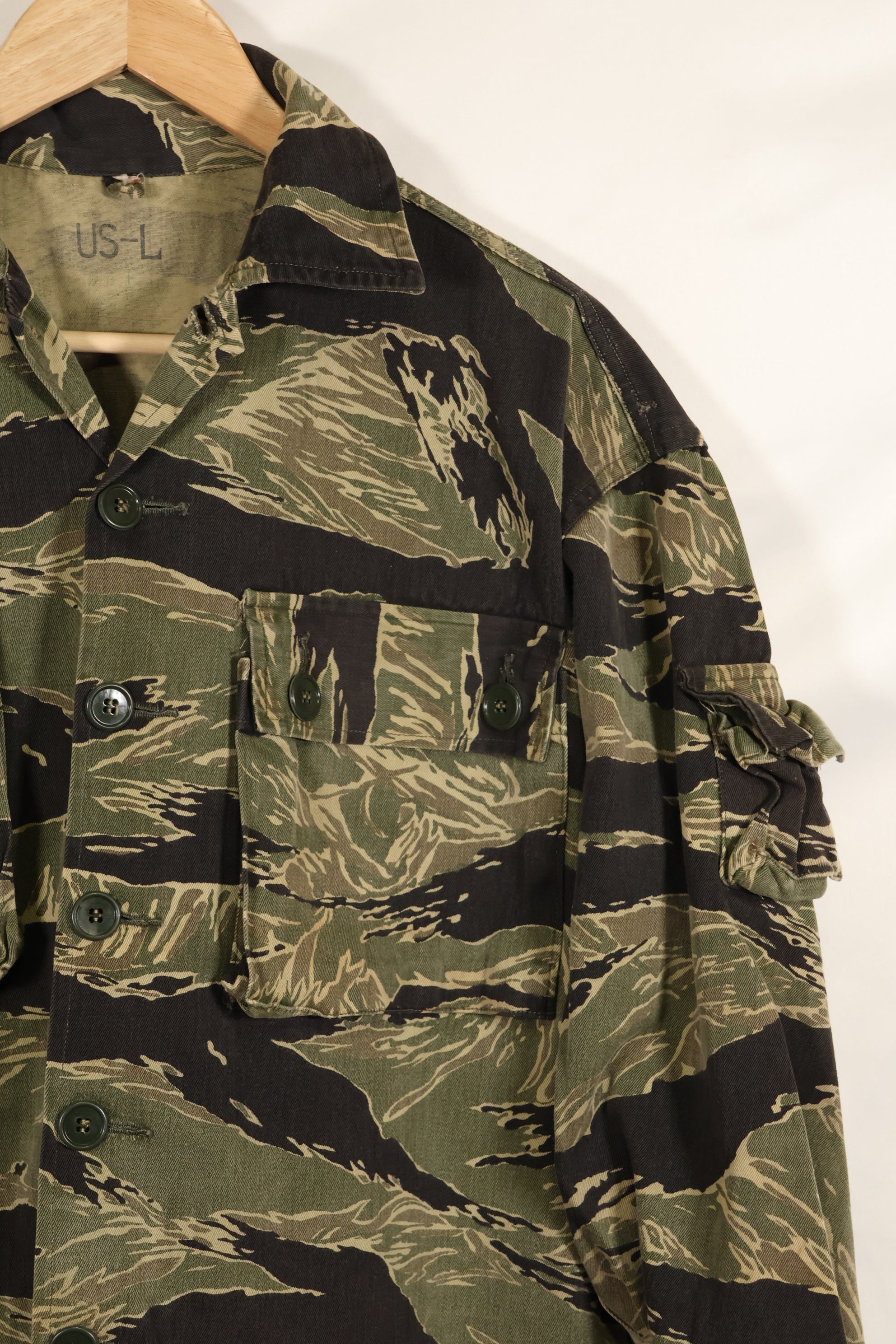 Real Okinawa Tiger early jacket US-L size, mainland sewing, faded, rare size, good condition.