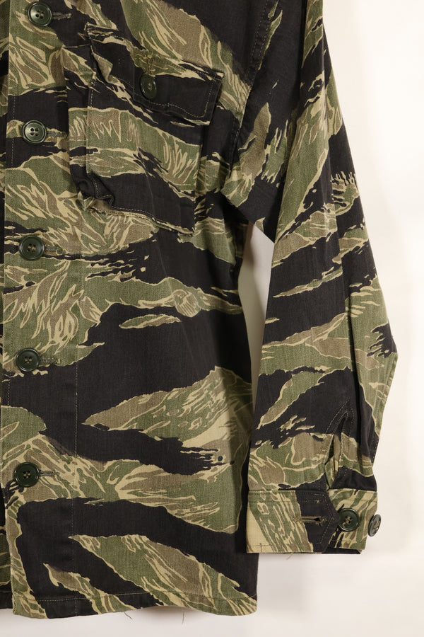 1960s A-M Okinawa Tiger Tiger Stripe Shirt Asian Cut in good used condition