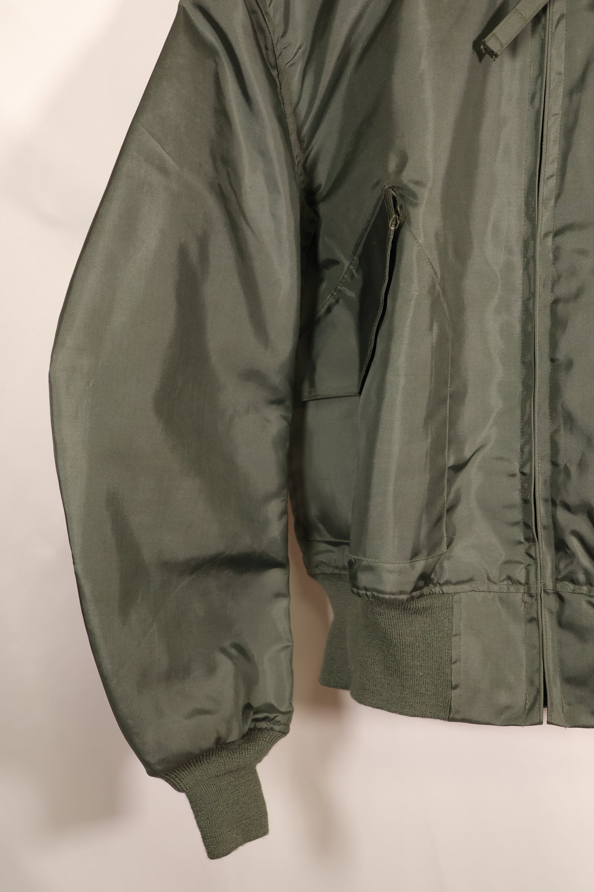 1995 Contract, LARGE (42-44), U.S. Military, CWU-36P, Flight Jacket, Light Zone, Used