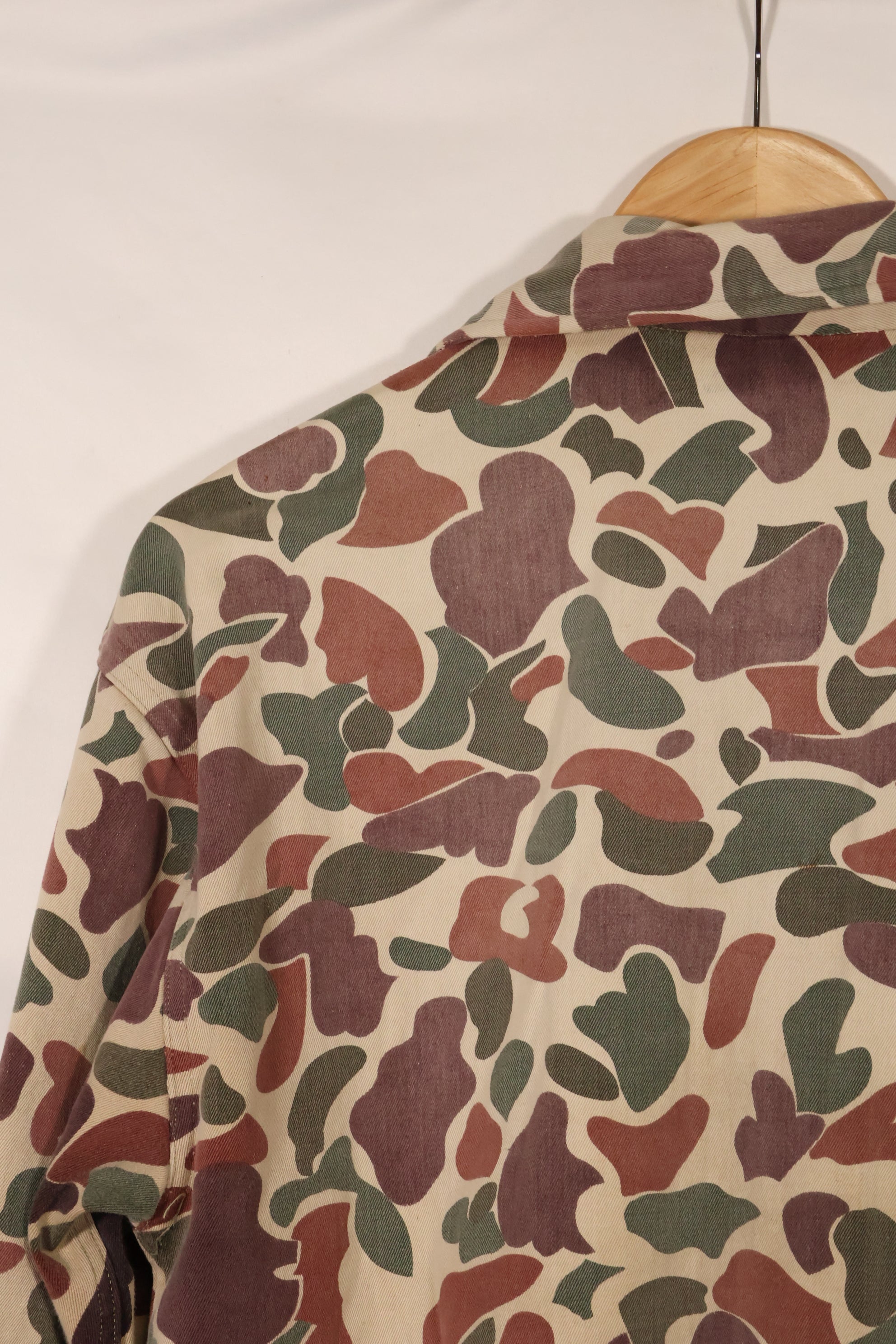 Early to mid 1960s CIDG Beogam camouflage, advisor cut, US-L, faded, used.