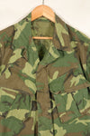 Estimated circa 1966–67; Estimated S-R; Early print; ERDL leaf camouflage; No rip; Fatigue jacket; Short sleeves; Used