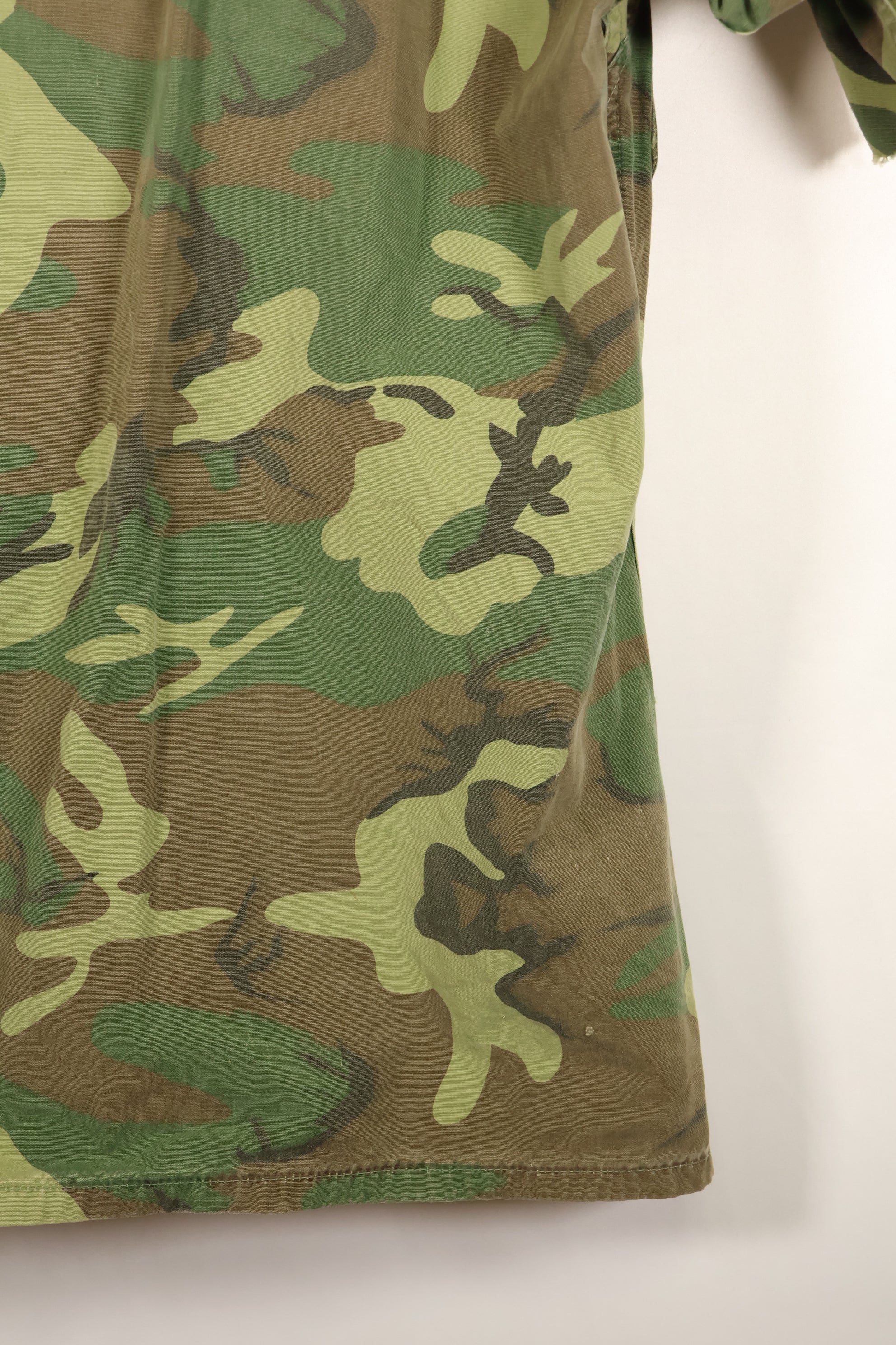 Estimated circa 1966–67; Estimated S-R; Early print; ERDL leaf camouflage; No rip; Fatigue jacket; Short sleeves; Used