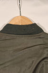 Real 1950s lot USAF L2-B flight jacket without size label, dirty and scratched, used.