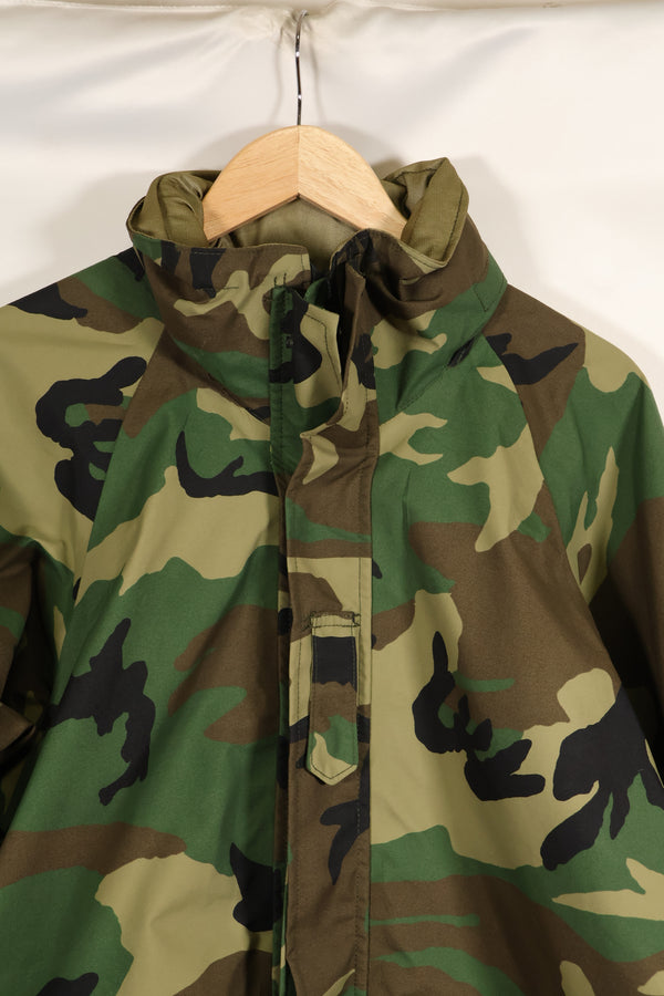 1997 Contract M-R U.S. Army Woodland Camouflage ECWCS Gen1 Gore-Tex Hoodie, Used