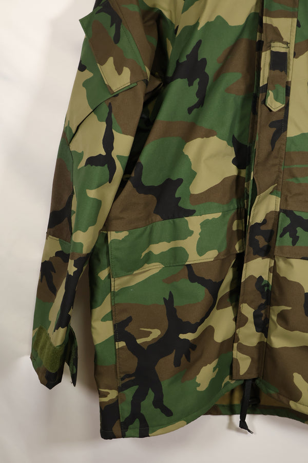 1997 Contract M-R U.S. Army Woodland Camouflage ECWCS Gen1 Gore-Tex Hoodie, Used