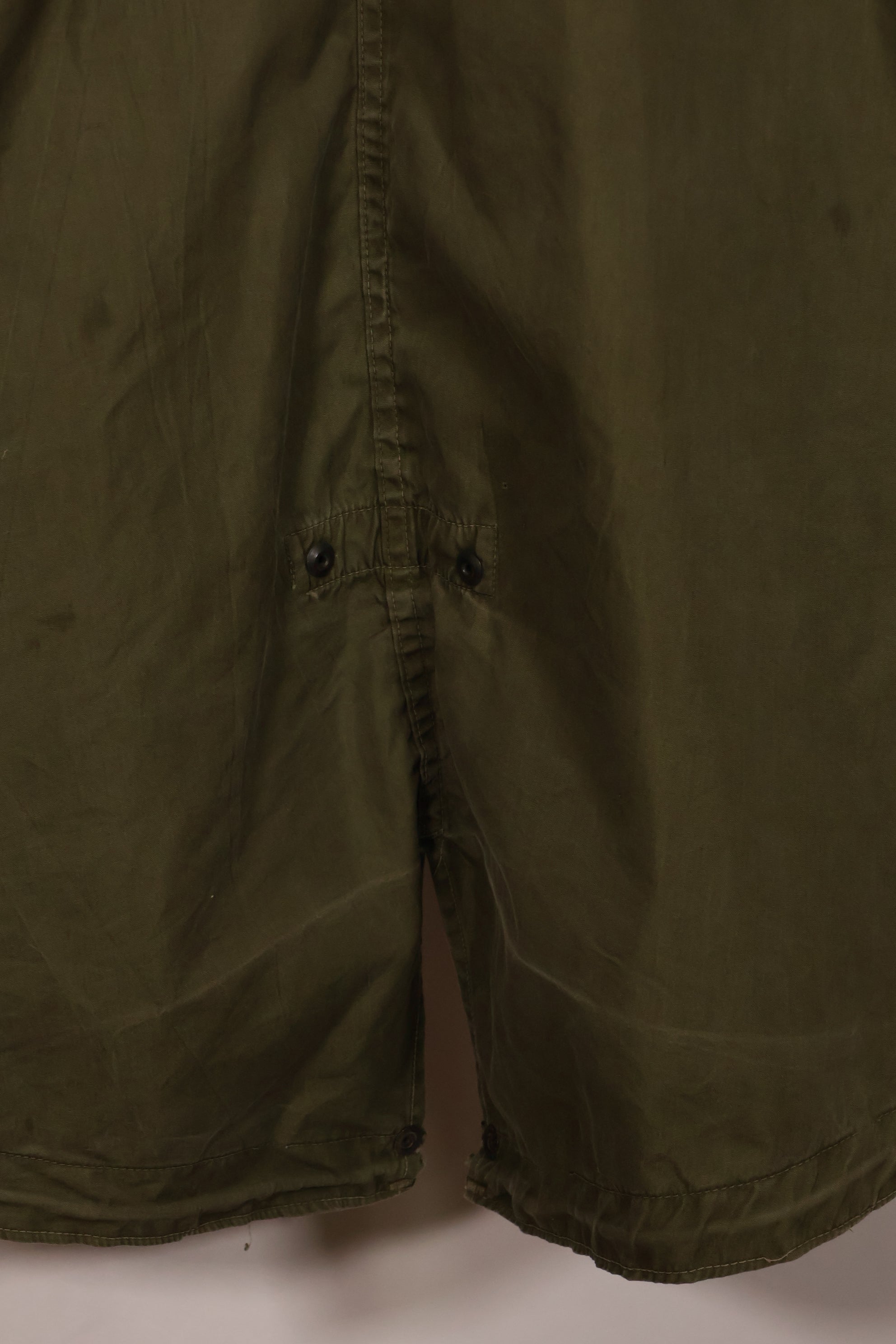 Early 1950s MEDIUM M51 Field Parka with coyote hood, used.