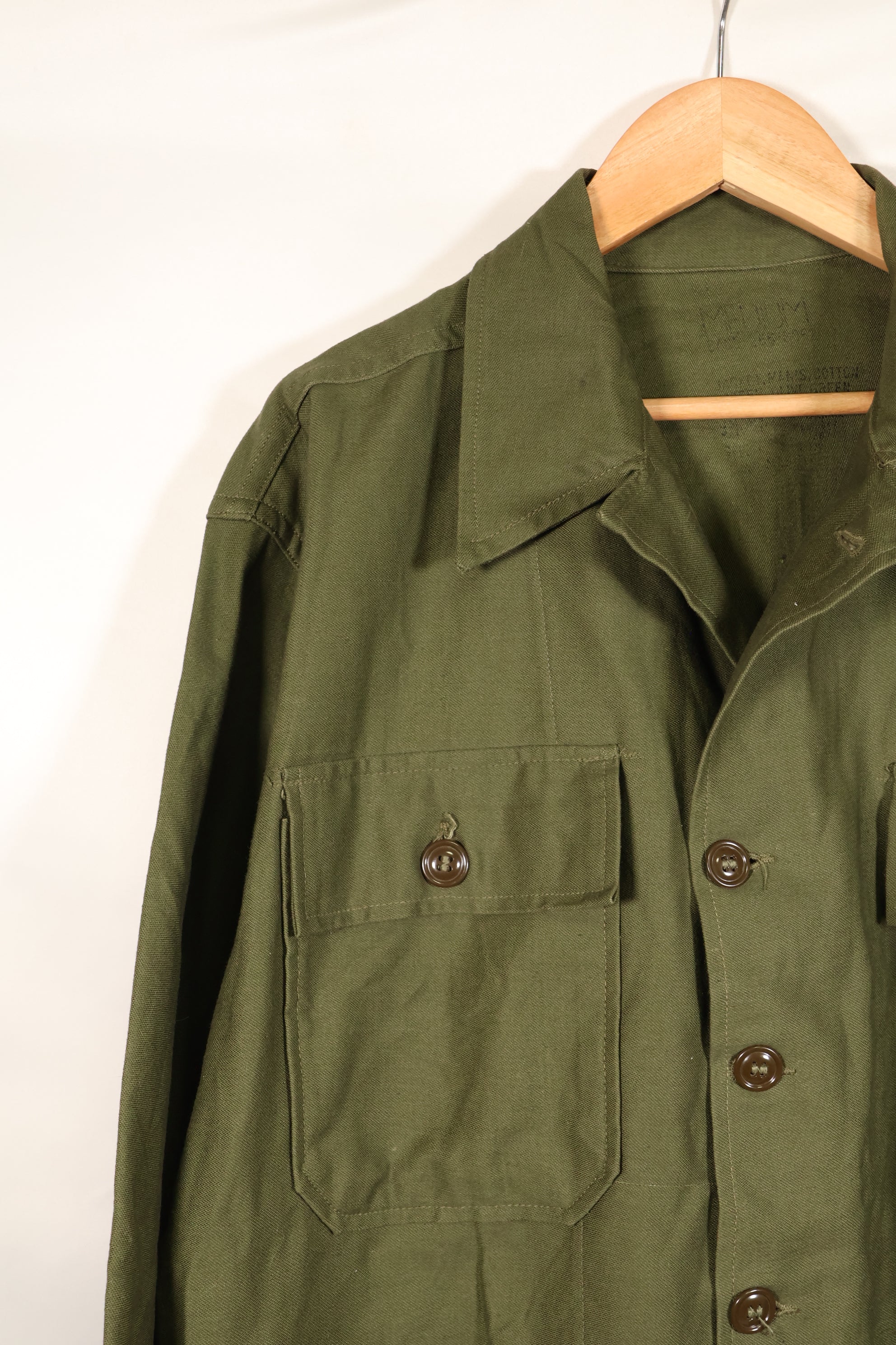 1950年代後半　MEDIUM　アメリカ軍　初期型　OG-107　ユーティリティシャツ　テープ初付　中古品